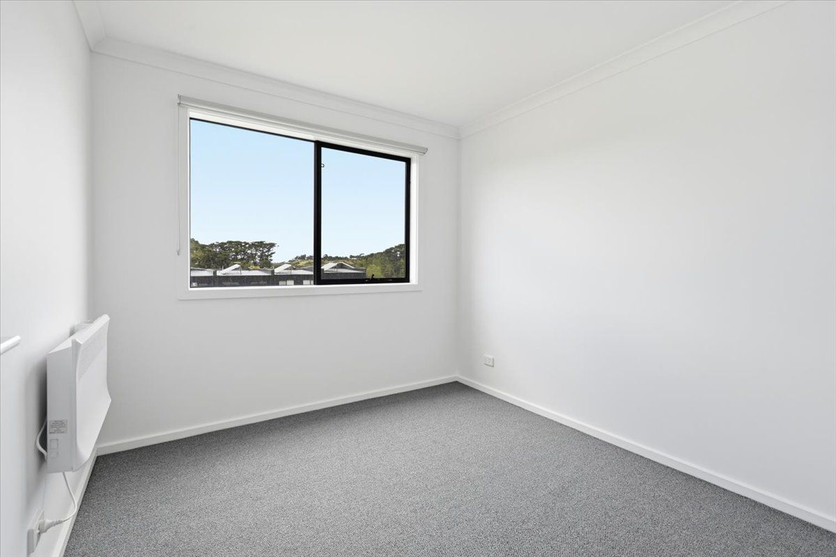 3 Fulham Circuit — photo 6 of 12