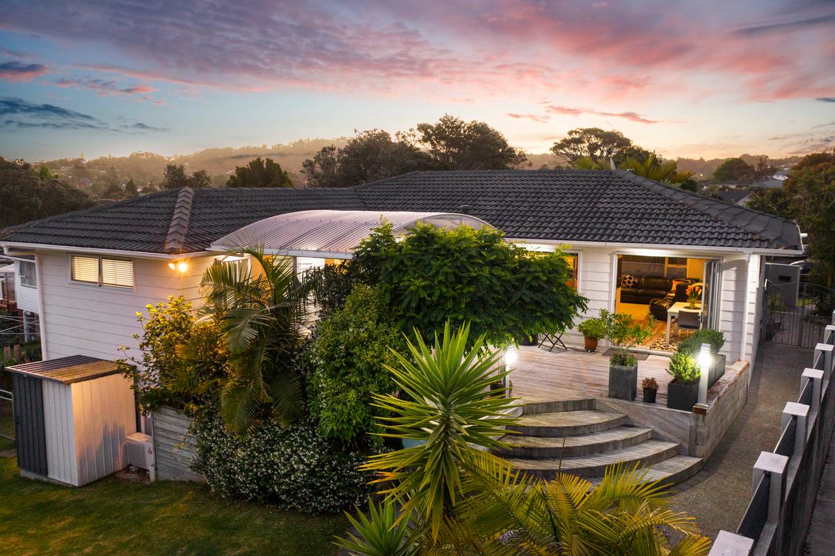 5 Place, Green Bay, Waitakere City Real Estate Ray White