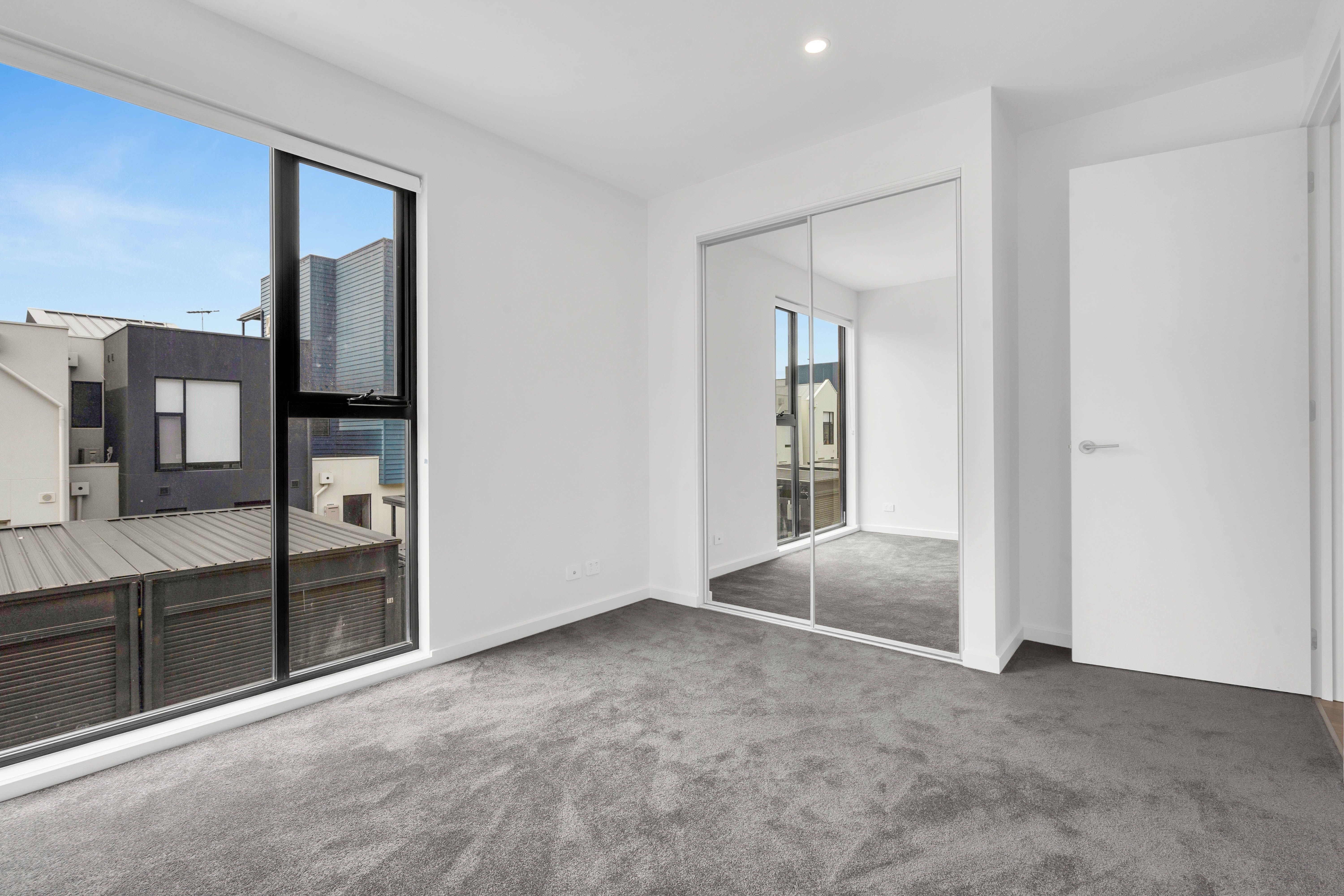 18 London Road — photo 10 of 16
