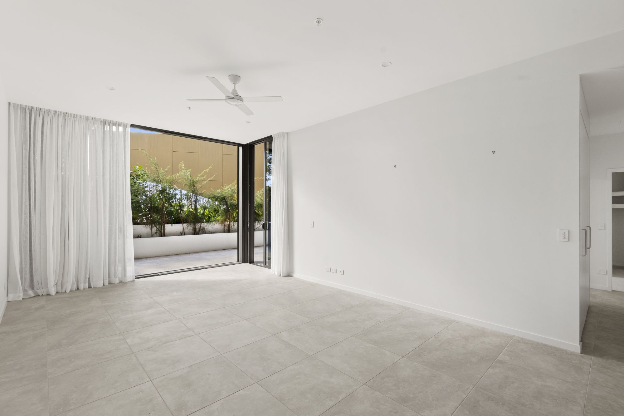 107/100 Lakeview Boulevard, Mermaid Waters, QLD 4218