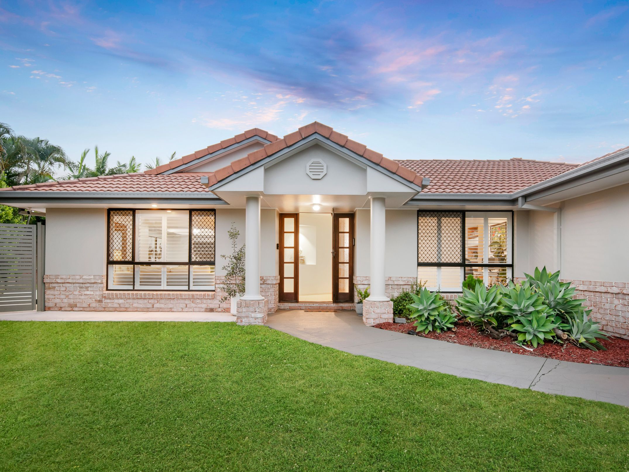 16 Lincon Place, Parkinson, QLD 4115