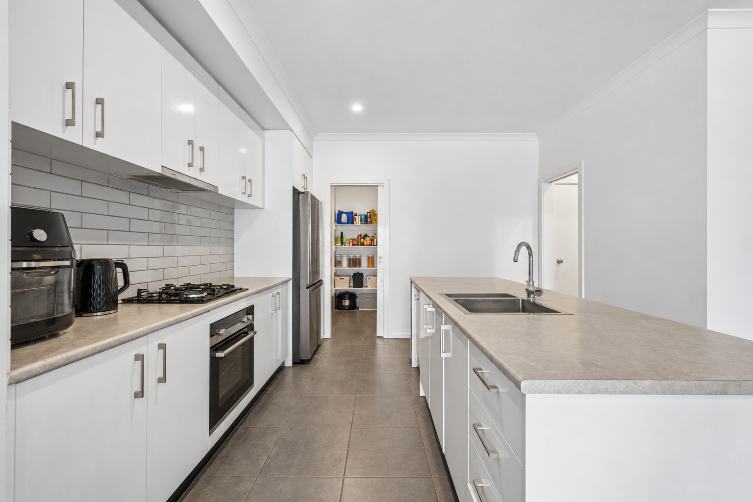 68 Jetty Road — photo 4 of 13