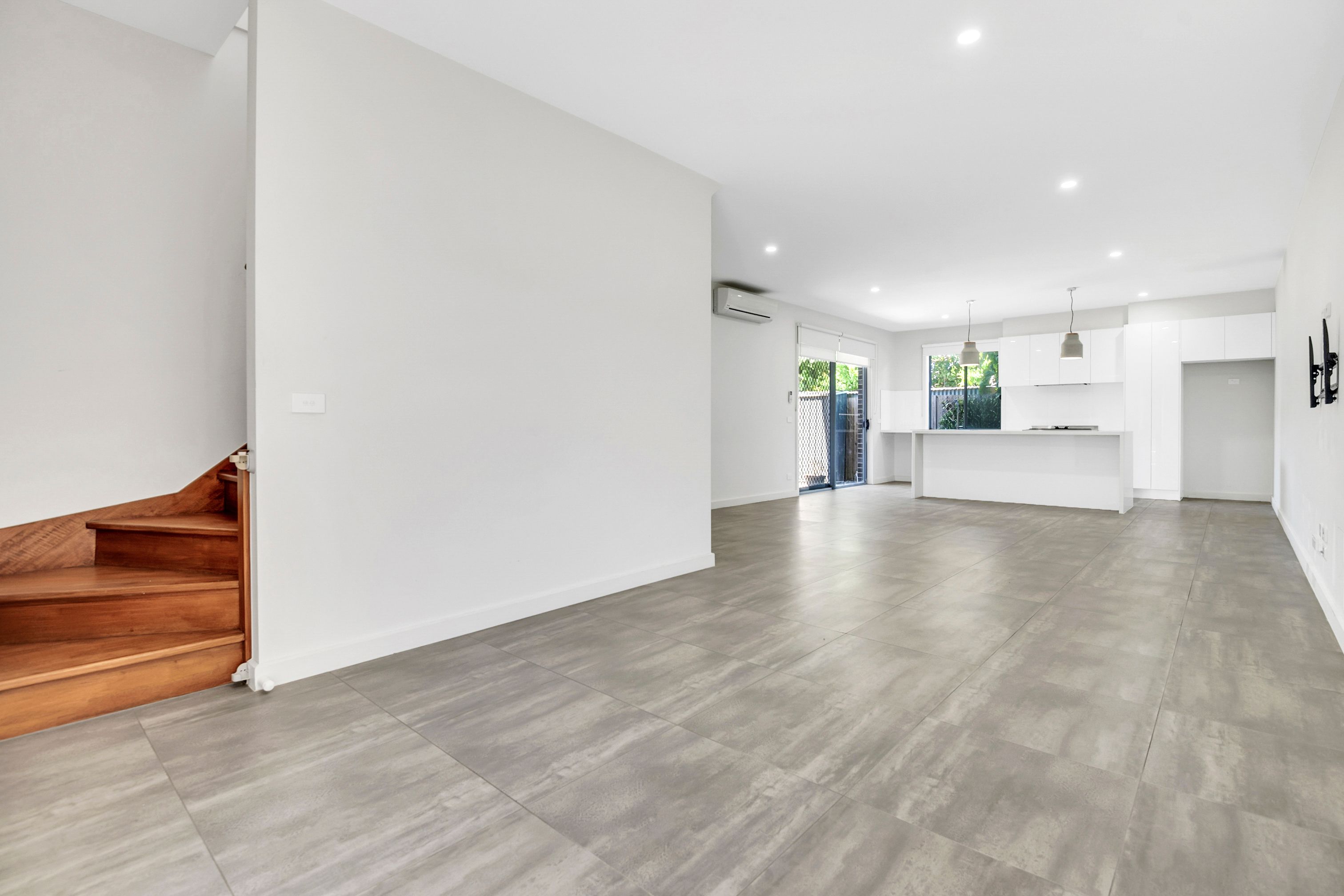 2C Pine Street, Thomastown, VIC 3074