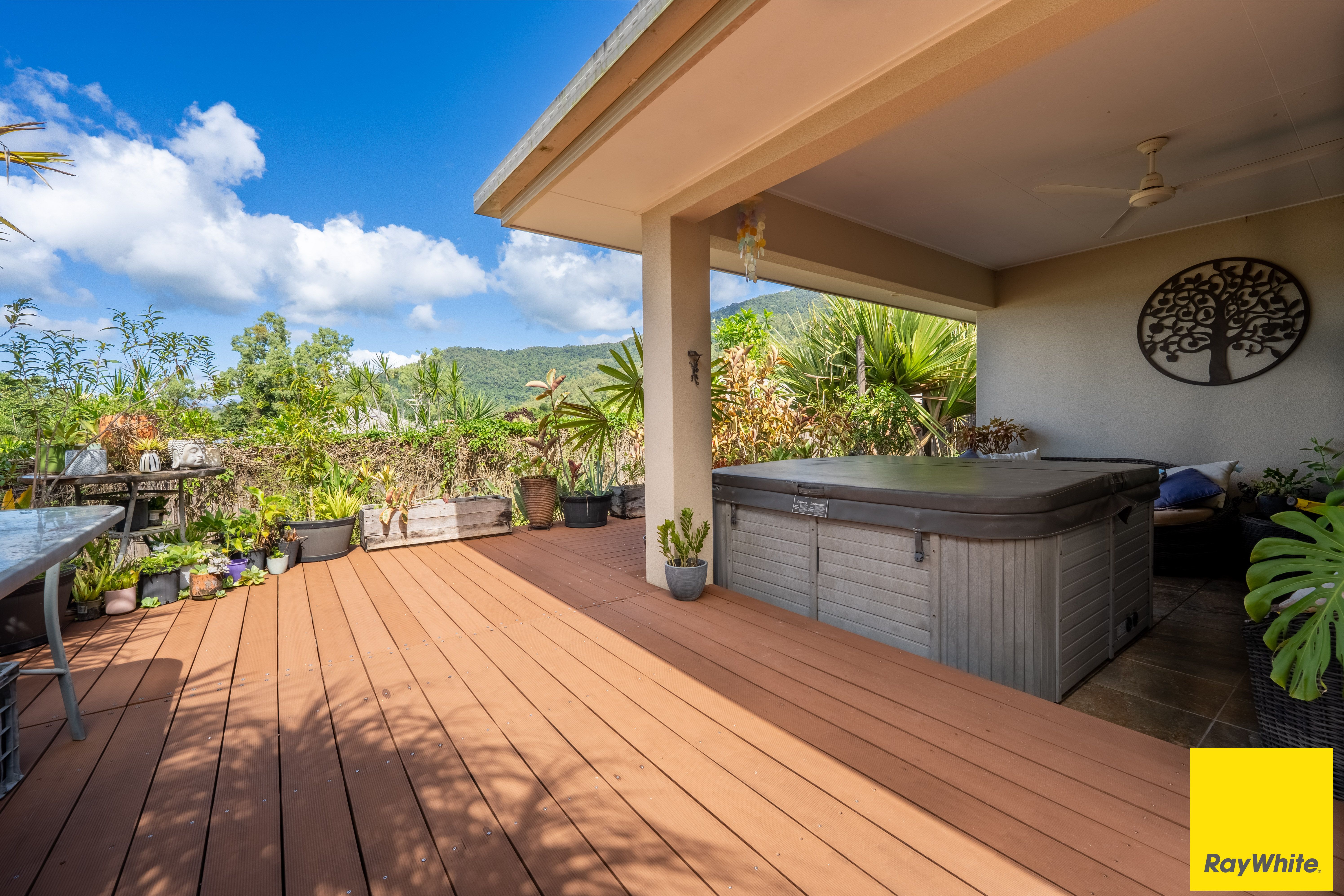 10 Sandover Close — photo 11 of 14