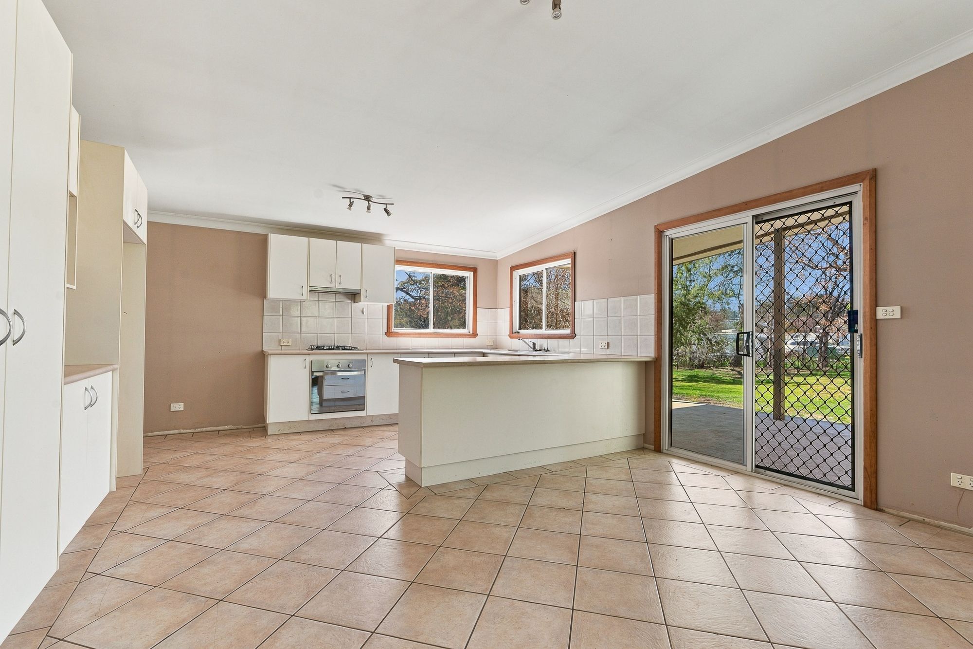 24 George Street — photo 6 of 18