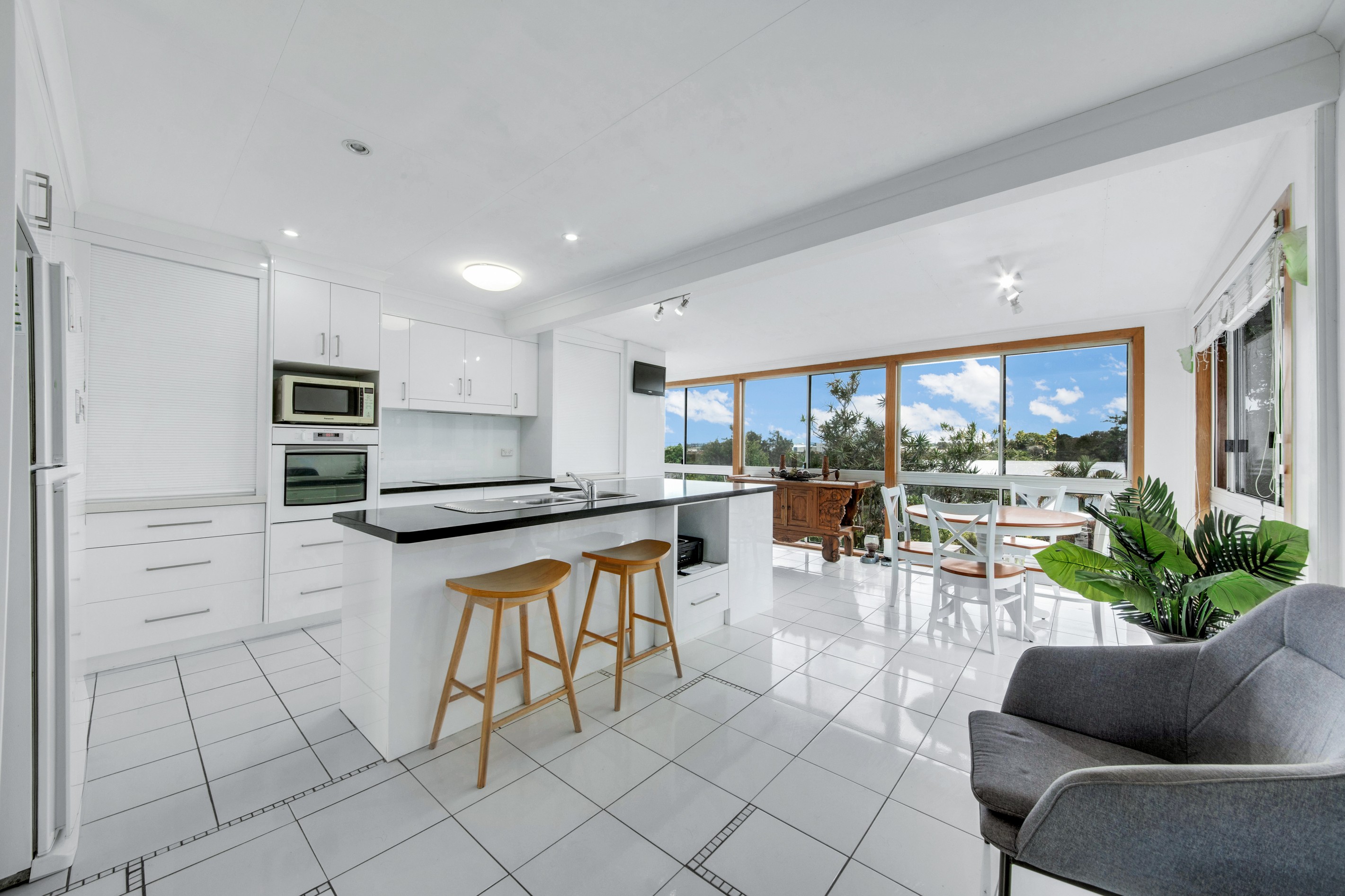 16 Mylne Street, West Gladstone, QLD 4680