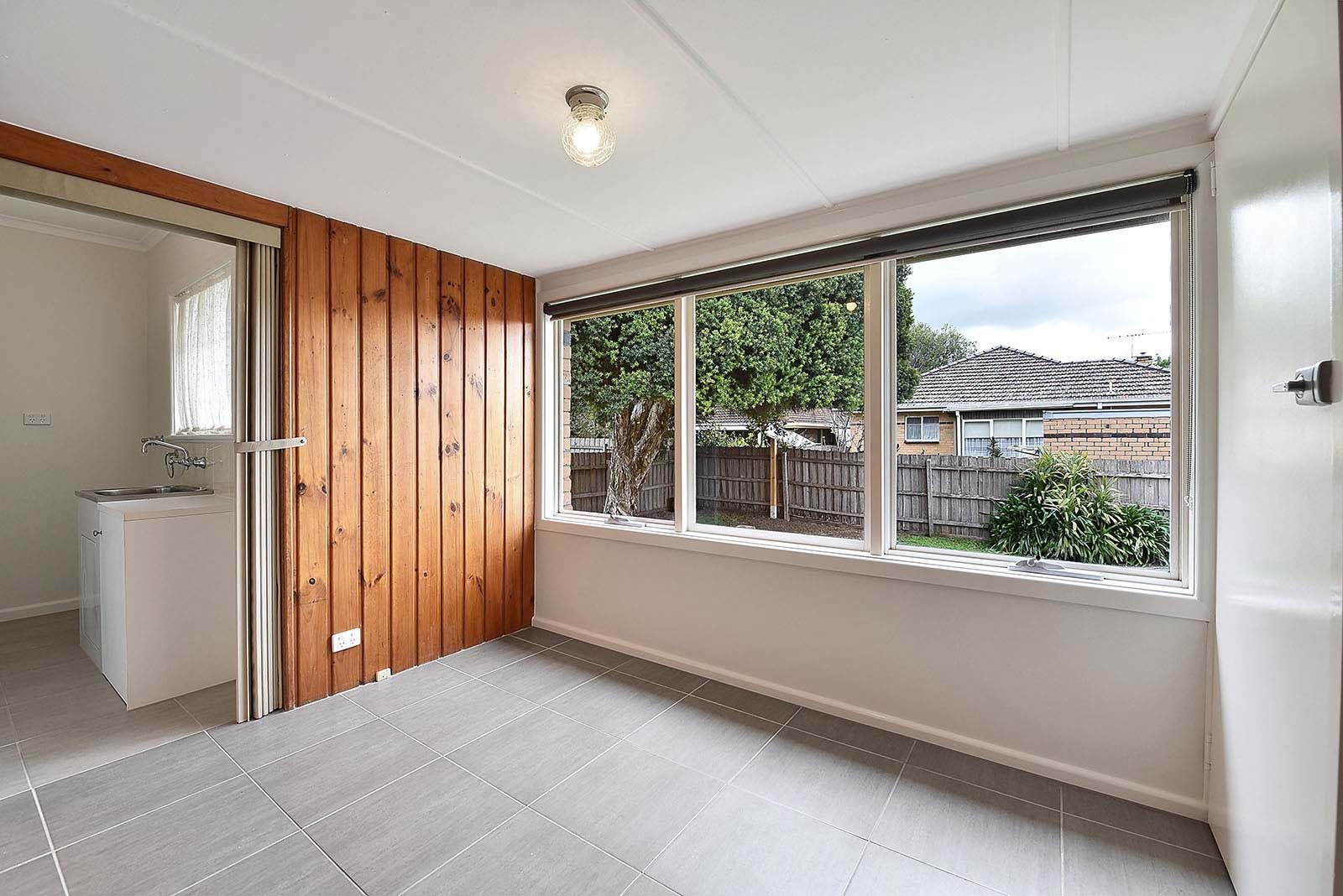 8 Fawkner Street — photo 7 of 7
