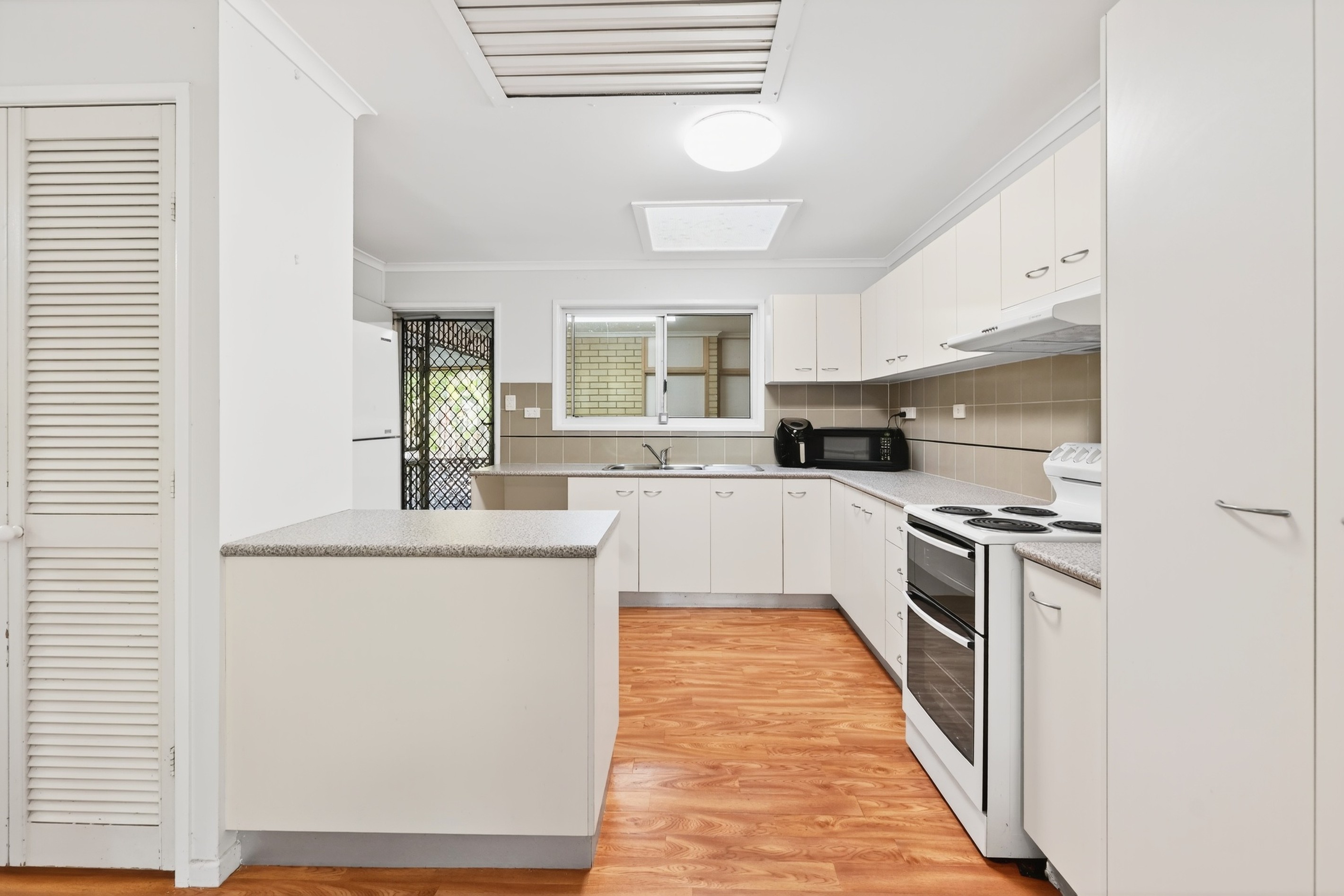 85 Toolakea Beach Road, Bluewater, QLD 4818