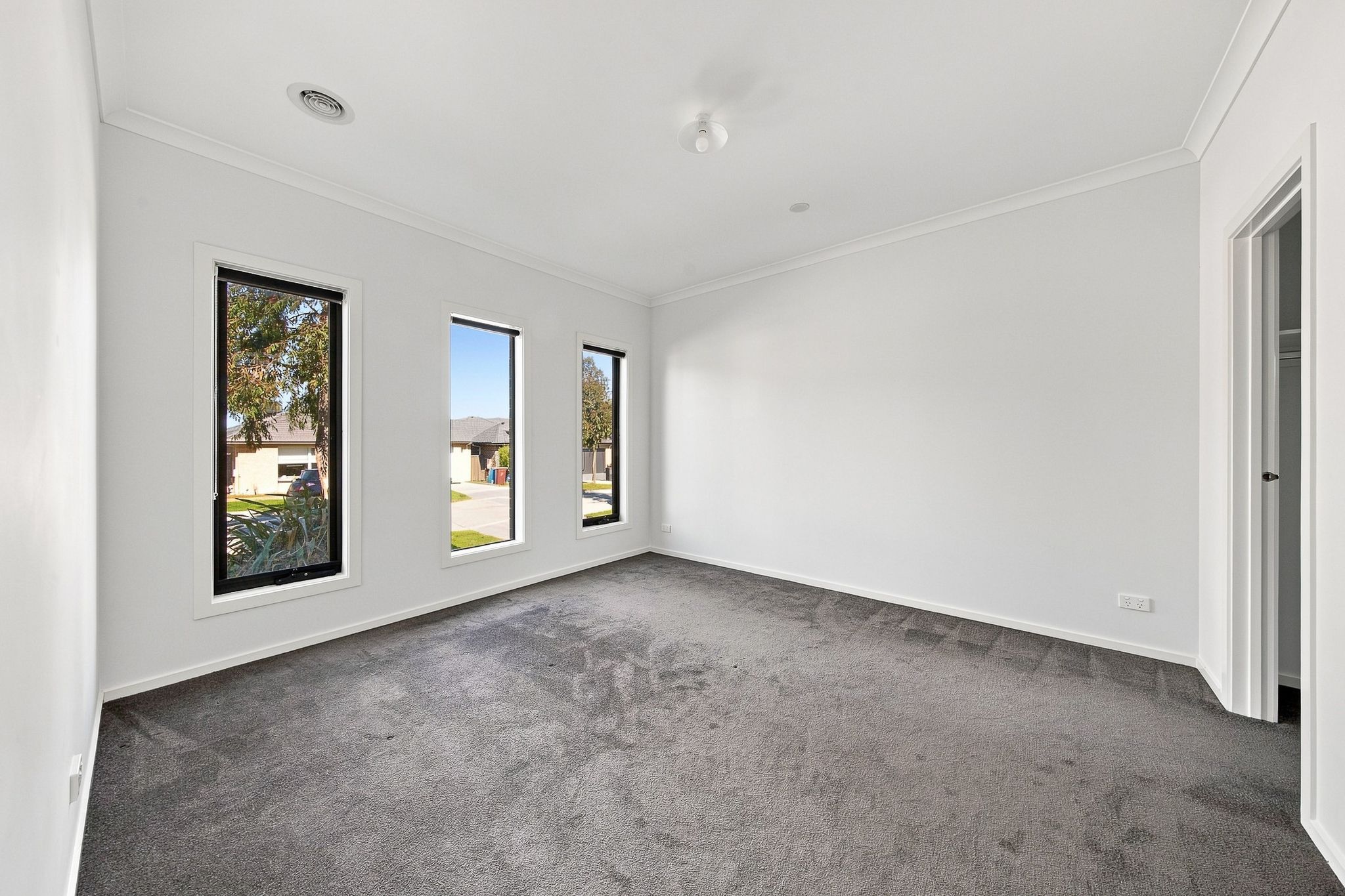 17 Vesna Avenue, Clyde North, VIC 3978