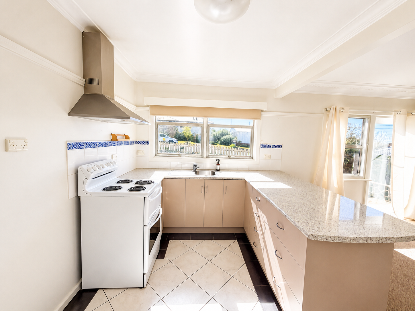 6 College Avenue, Armidale, NSW 2350