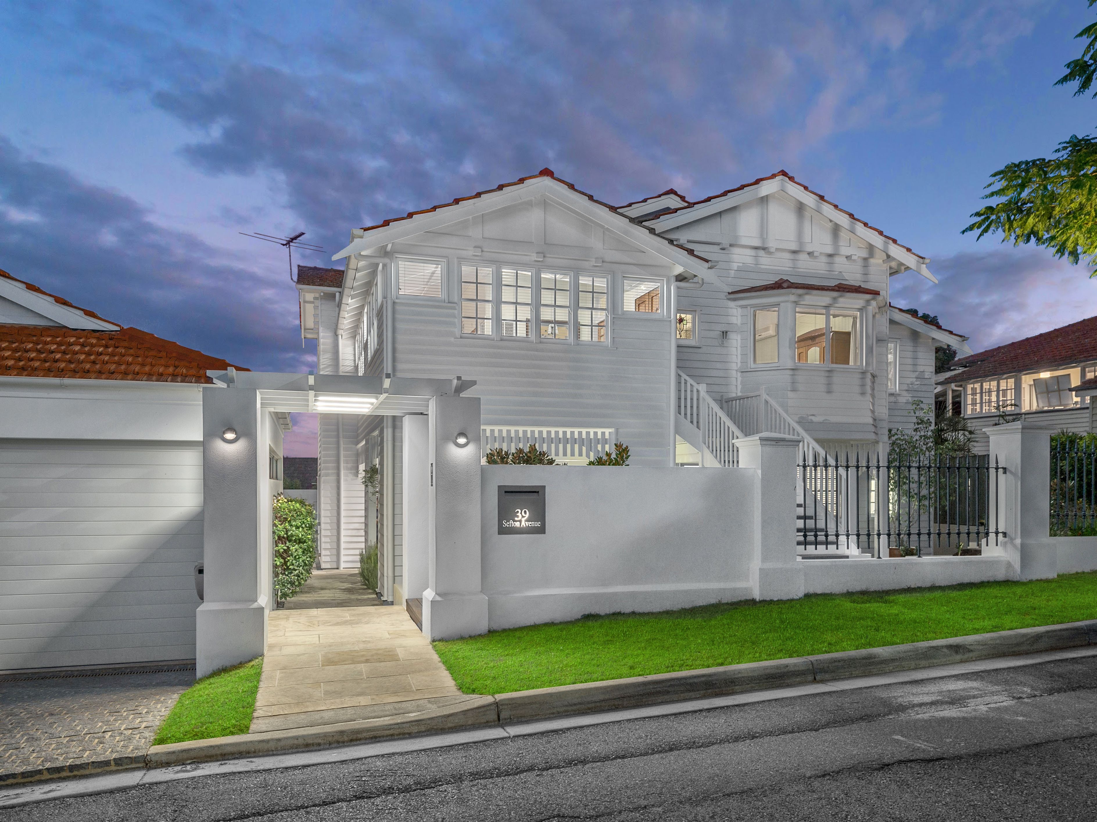 39 Sefton Avenue, Clayfield QLD 4011