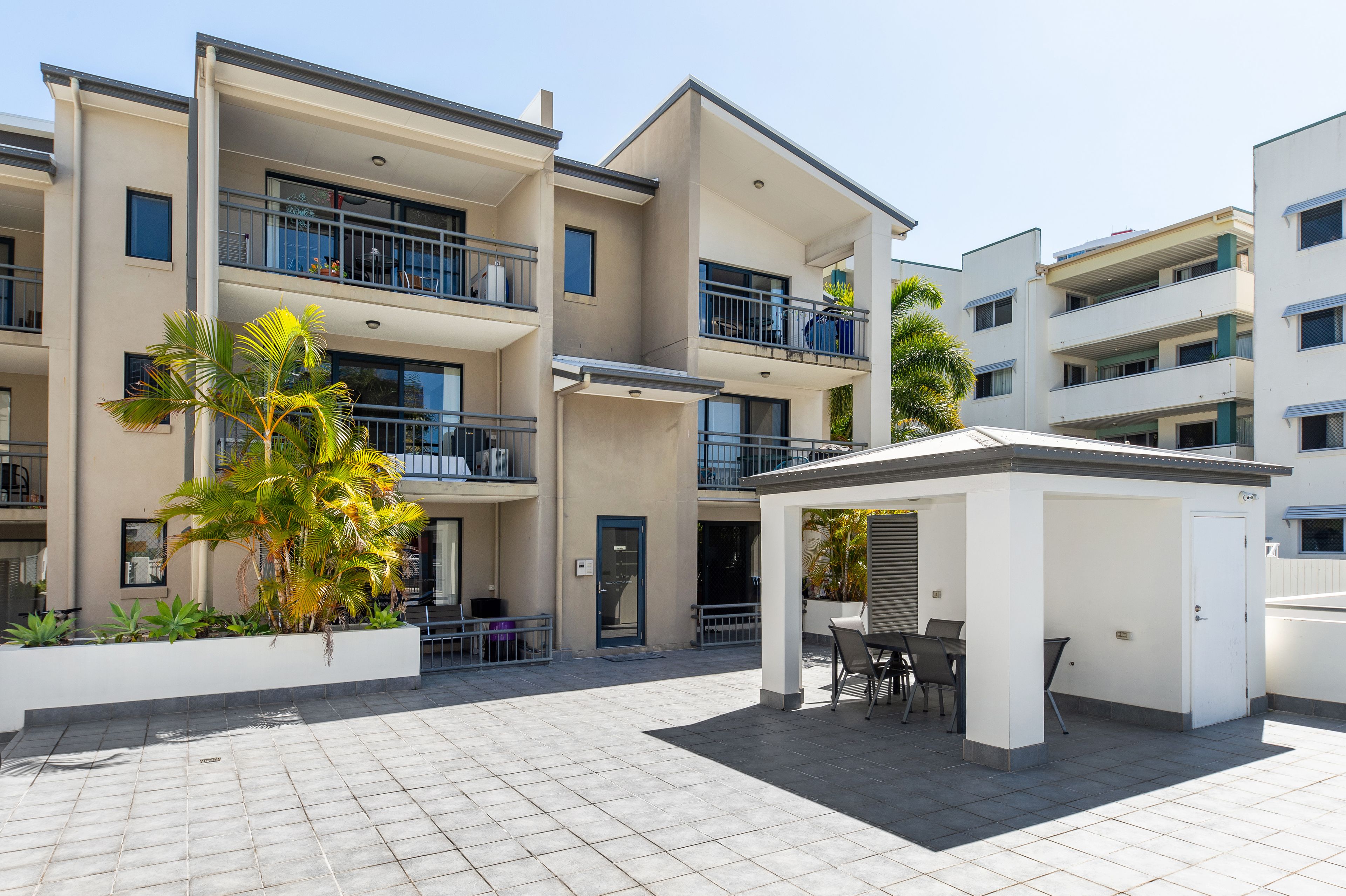 1/46-48 Lenneberg Street, Southport, QLD 4215