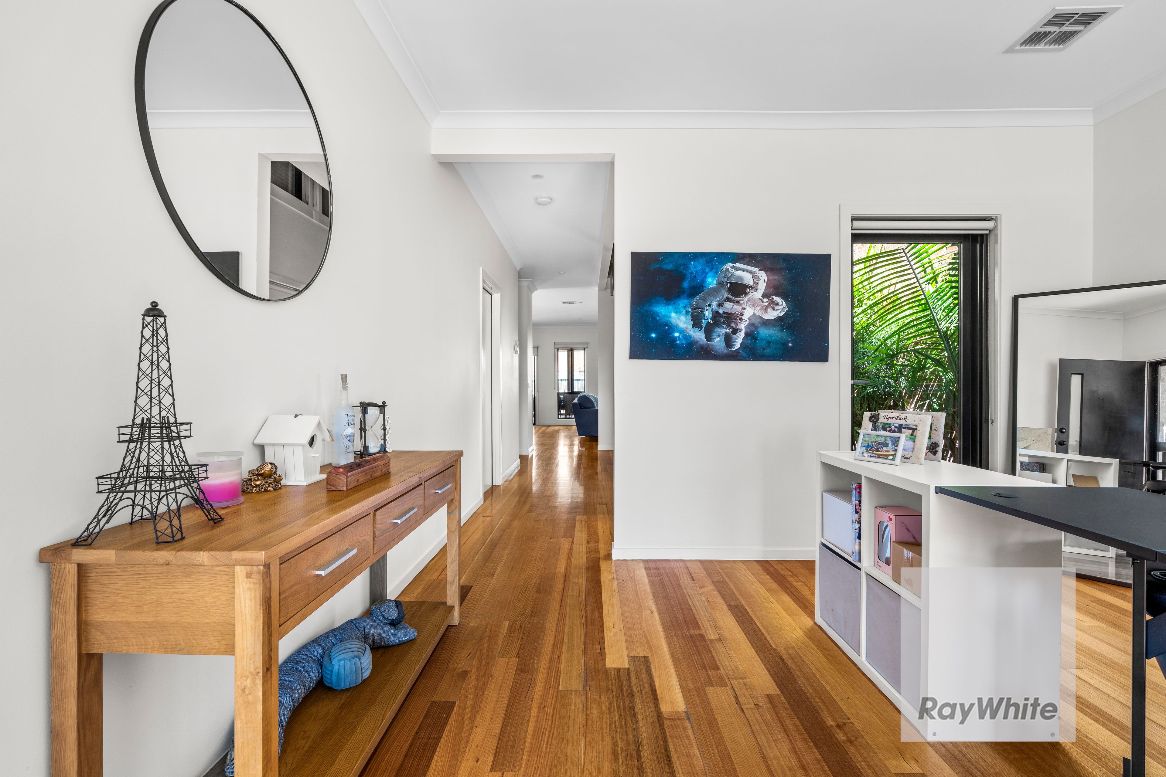 274 The Lakes Boulevard, South Morang, VIC 3752