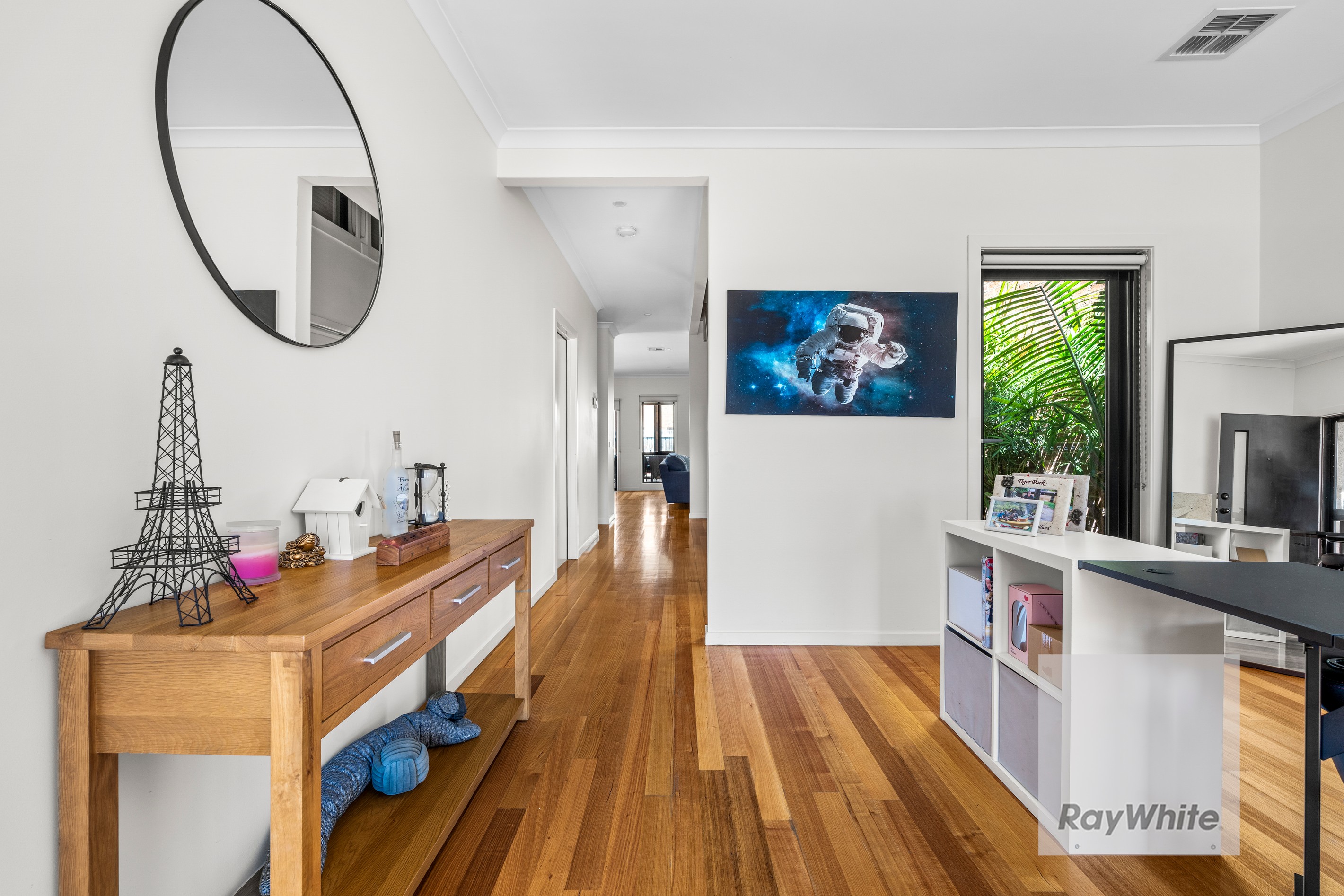 274 The Lakes Boulevard, South Morang, VIC 3752