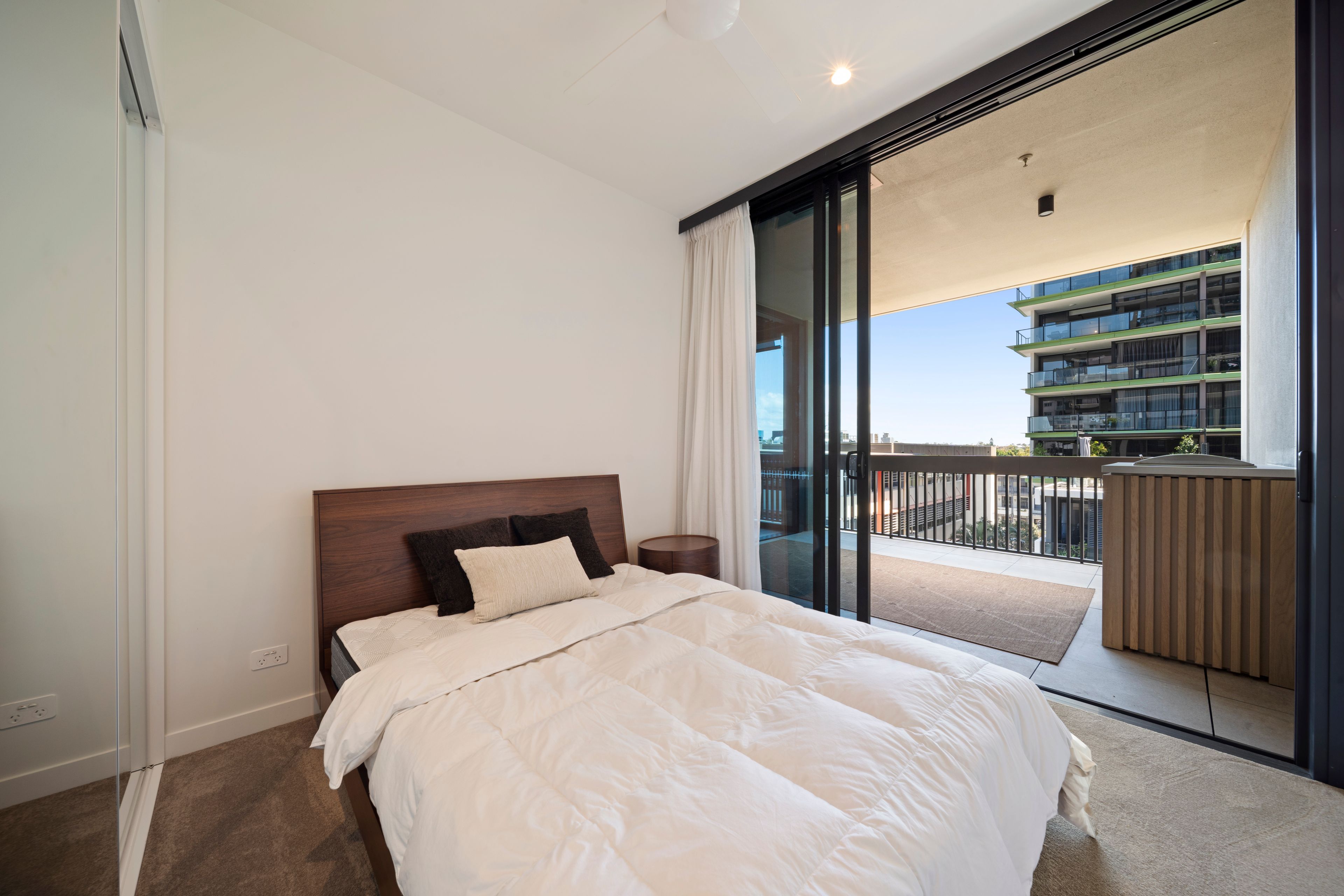 301/20 Edmondstone Street — photo 14 of 30