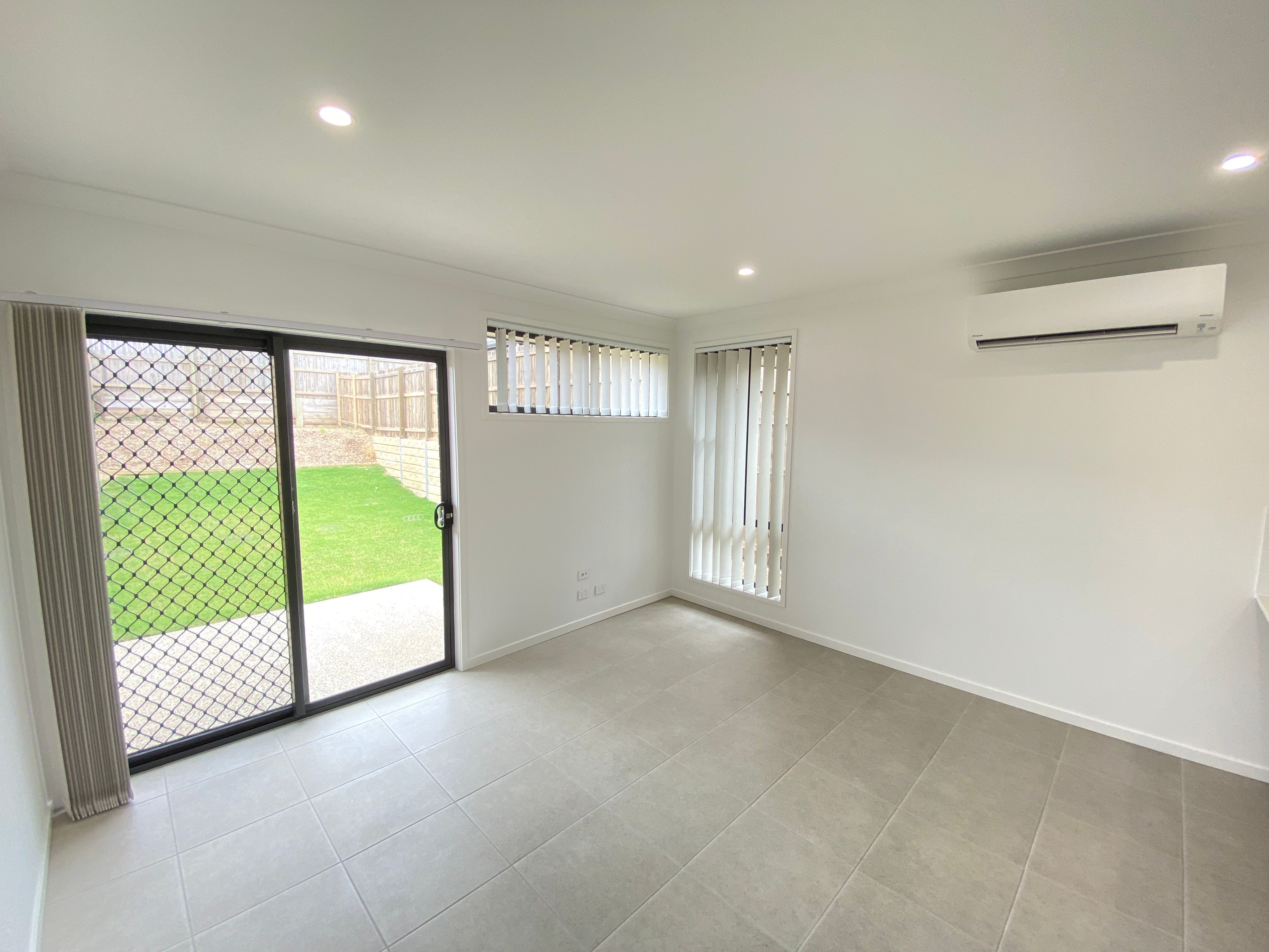 2/109 Mercy Circuit, Park Ridge, QLD 4125