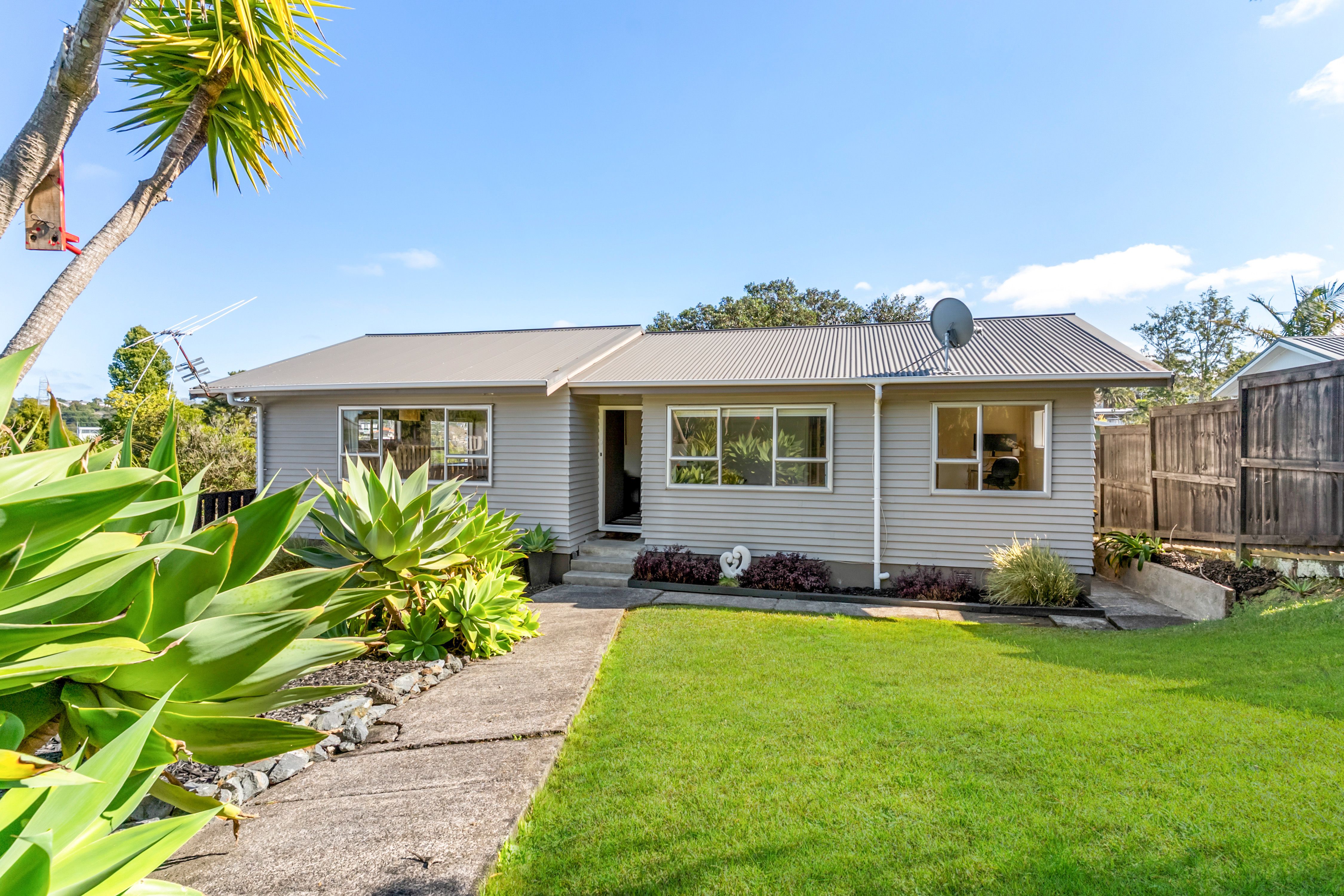 43 Redwood Drive, Massey, Waitakere City