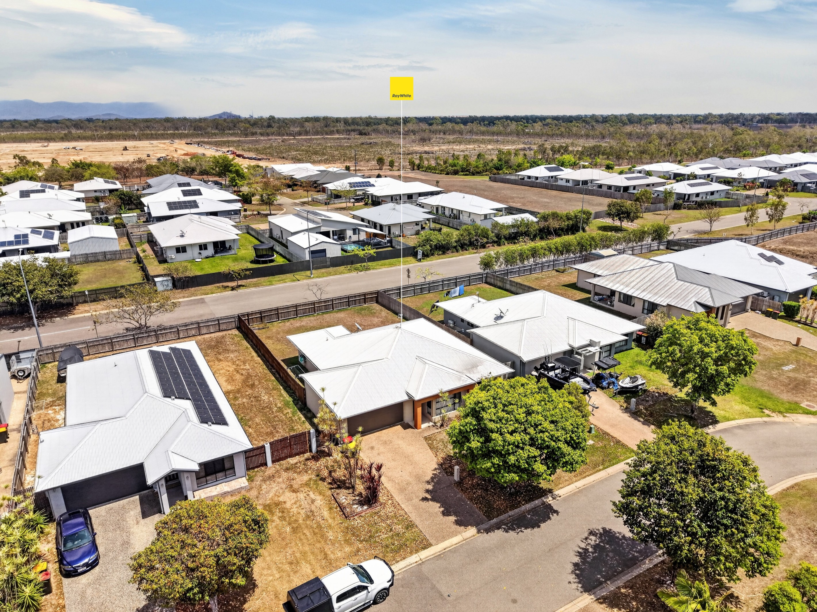 5 Orangeberry Circuit, Mount Low, QLD 4818
