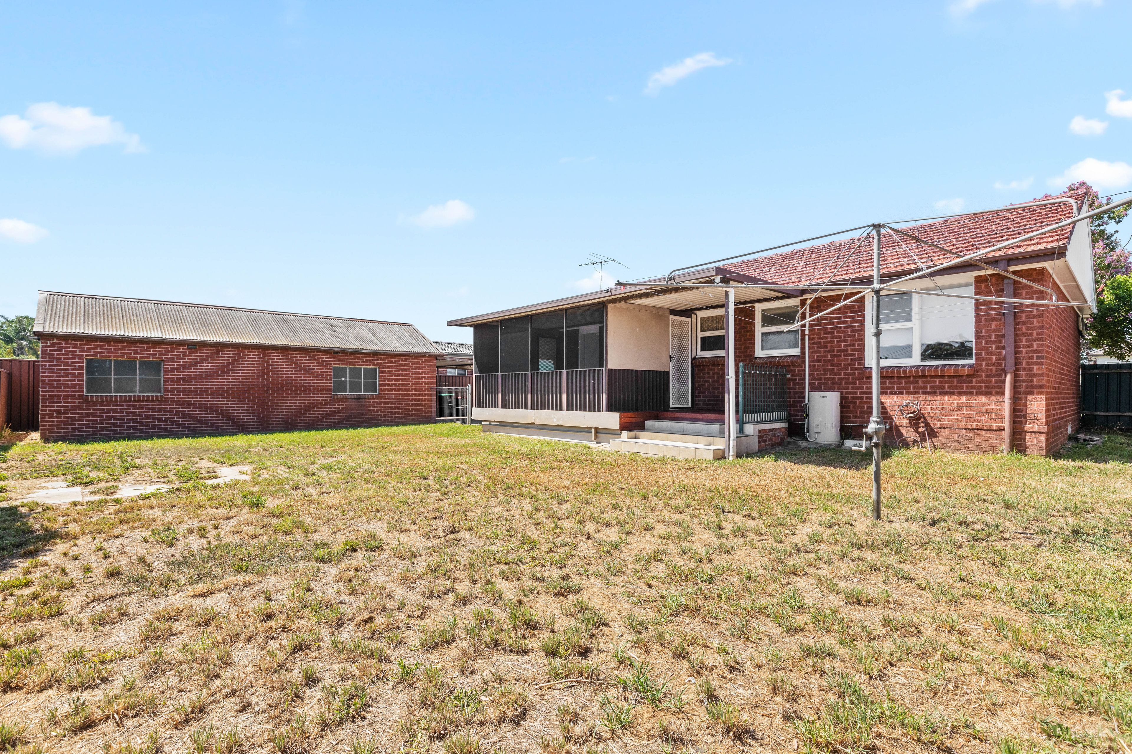 27 Woodview Road, Oxley Park, NSW