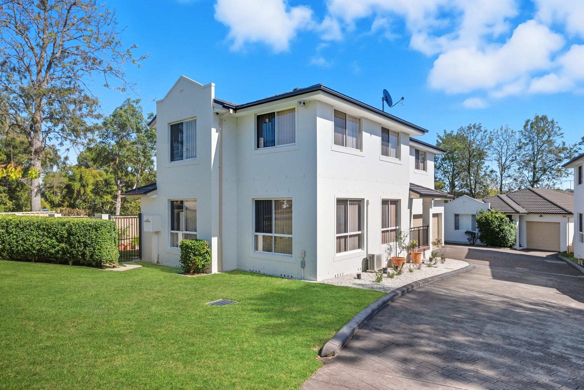 1/2 Lalor Street, Glenfield, NSW 2167