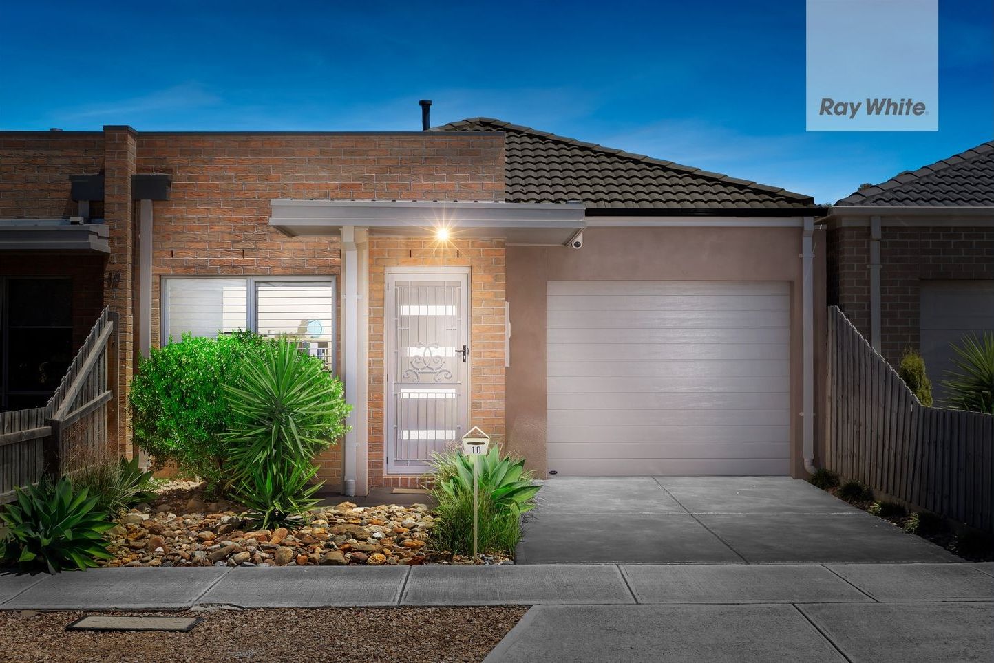 10 Freshwater Way, South Morang, VIC 3752
