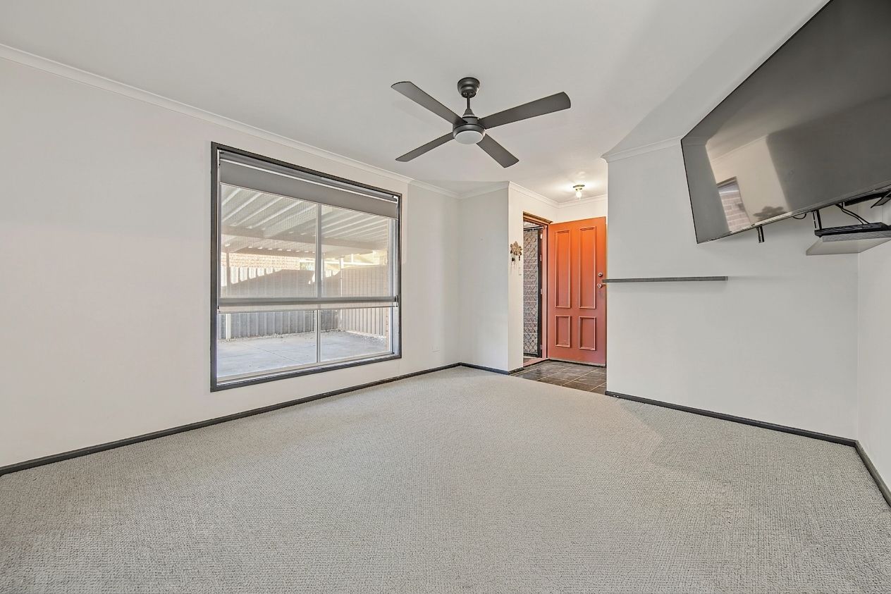 15 Causby Crescent — photo 3 of 20