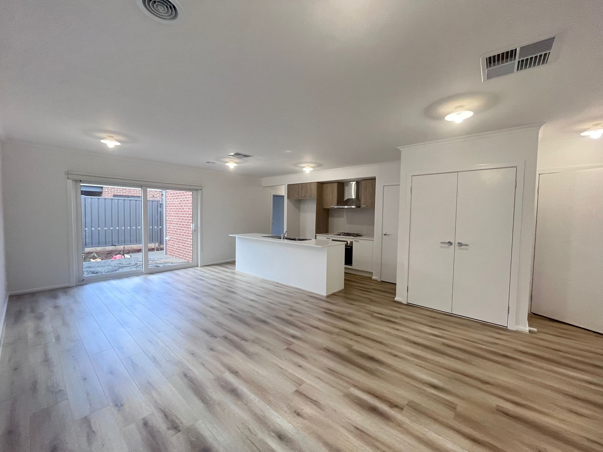 8 MAKALU Street, Truganina, VIC 3029