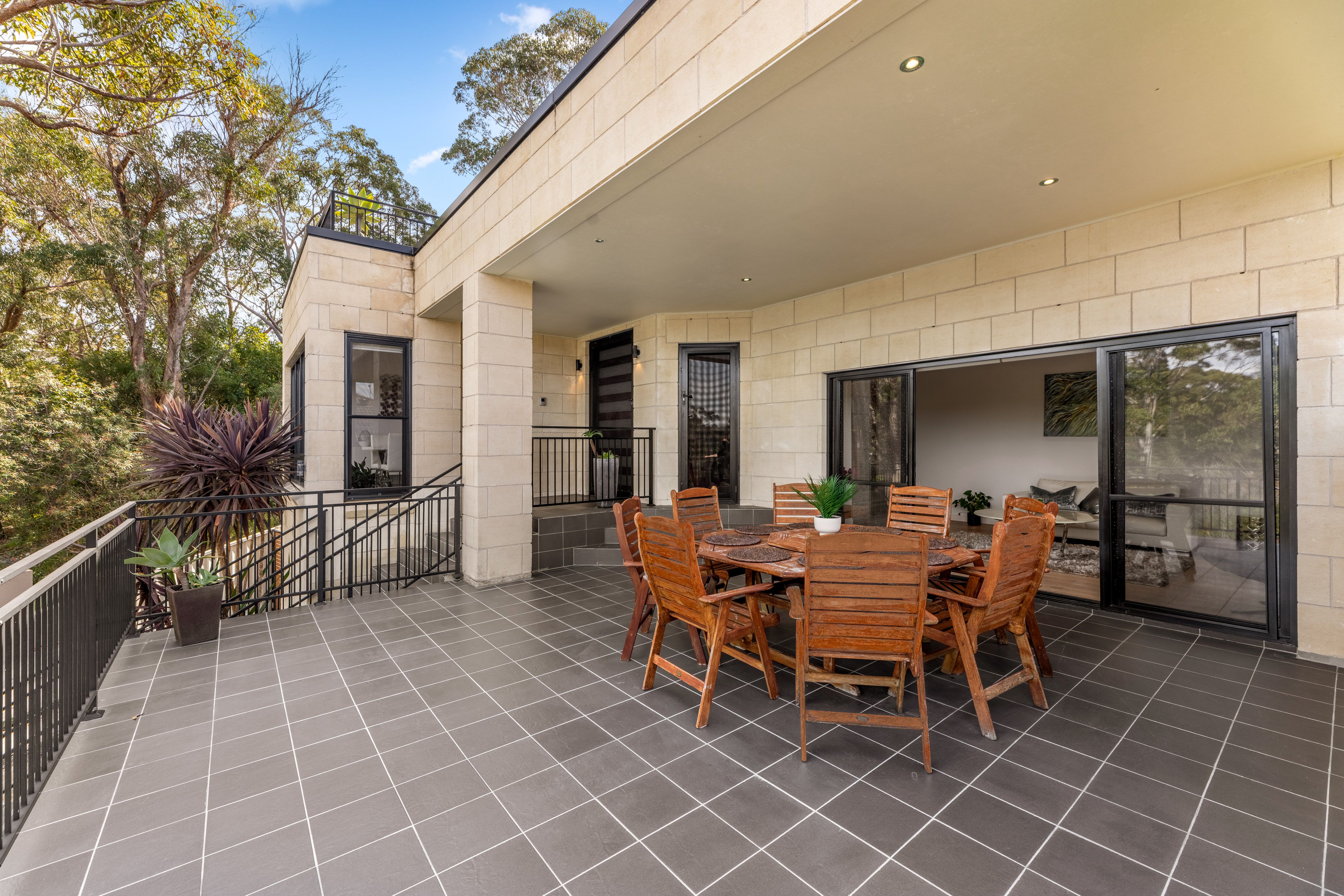 6 Busby Close — photo 5 of 10