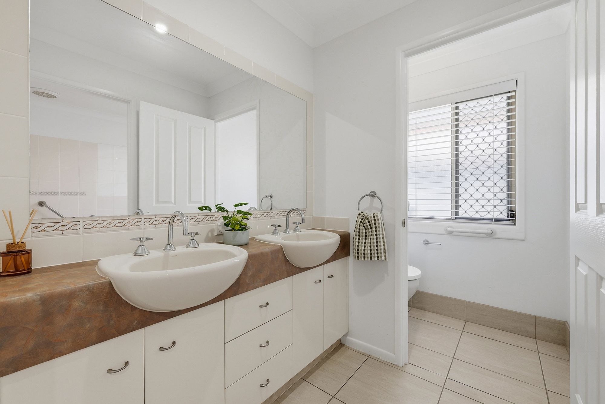 10 Ellis Drive — photo 15 of 28