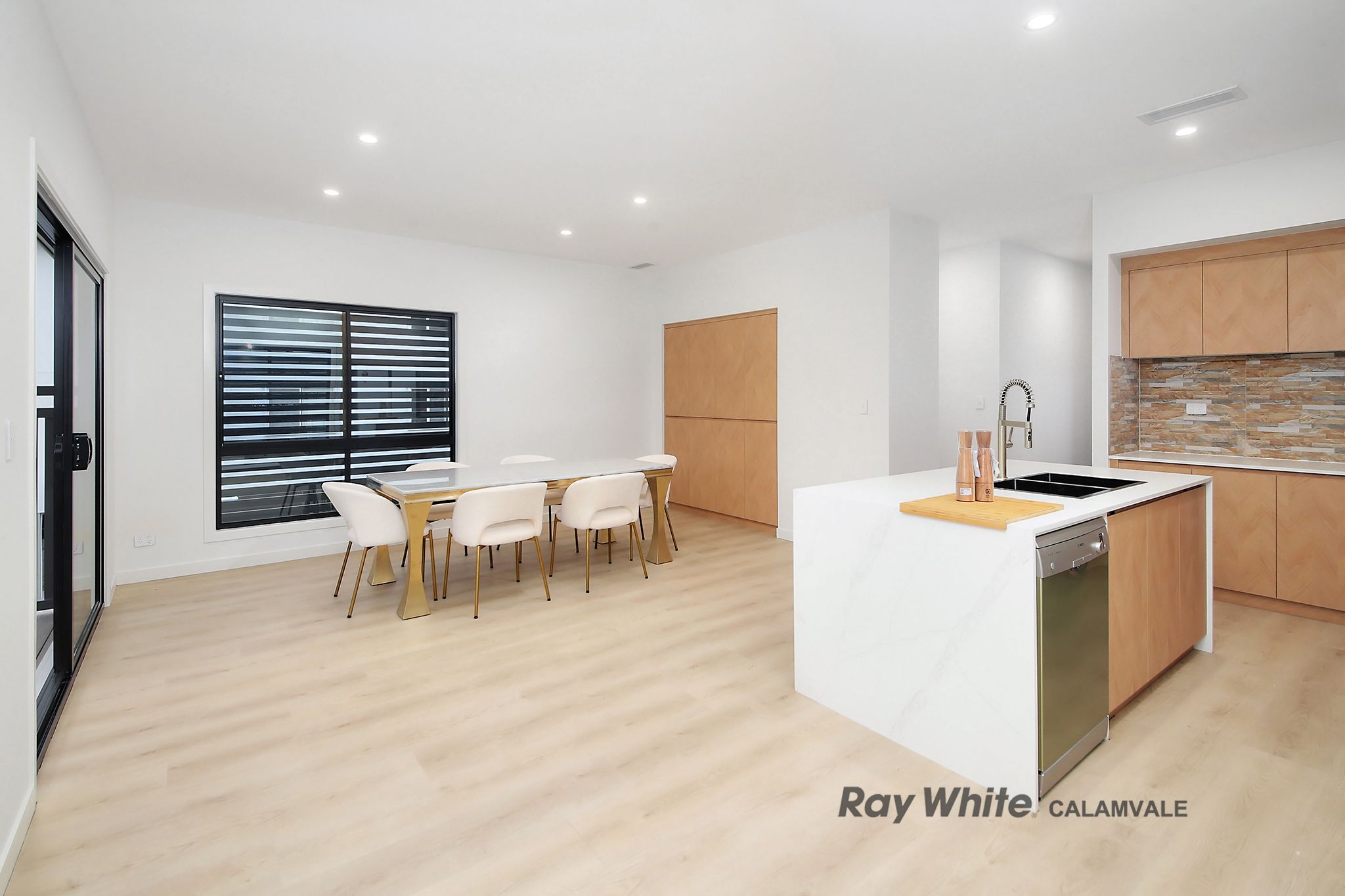 89 Munro Street — photo 5 of 29