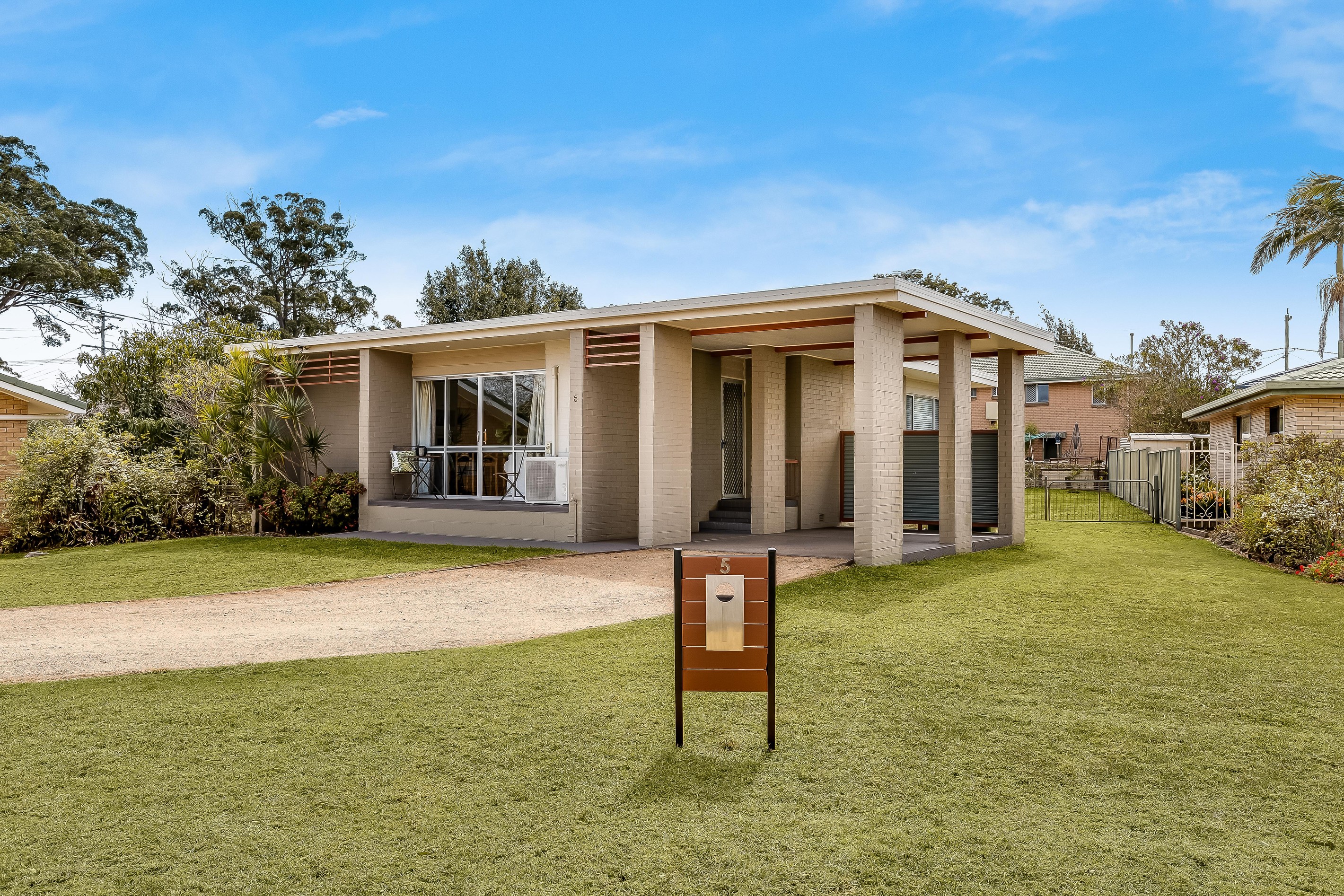5 Garvey Street, Mount Lofty, QLD 4350