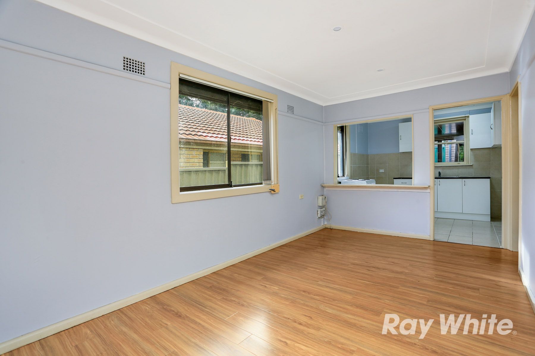 29 Butler Crescent — photo 4 of 6