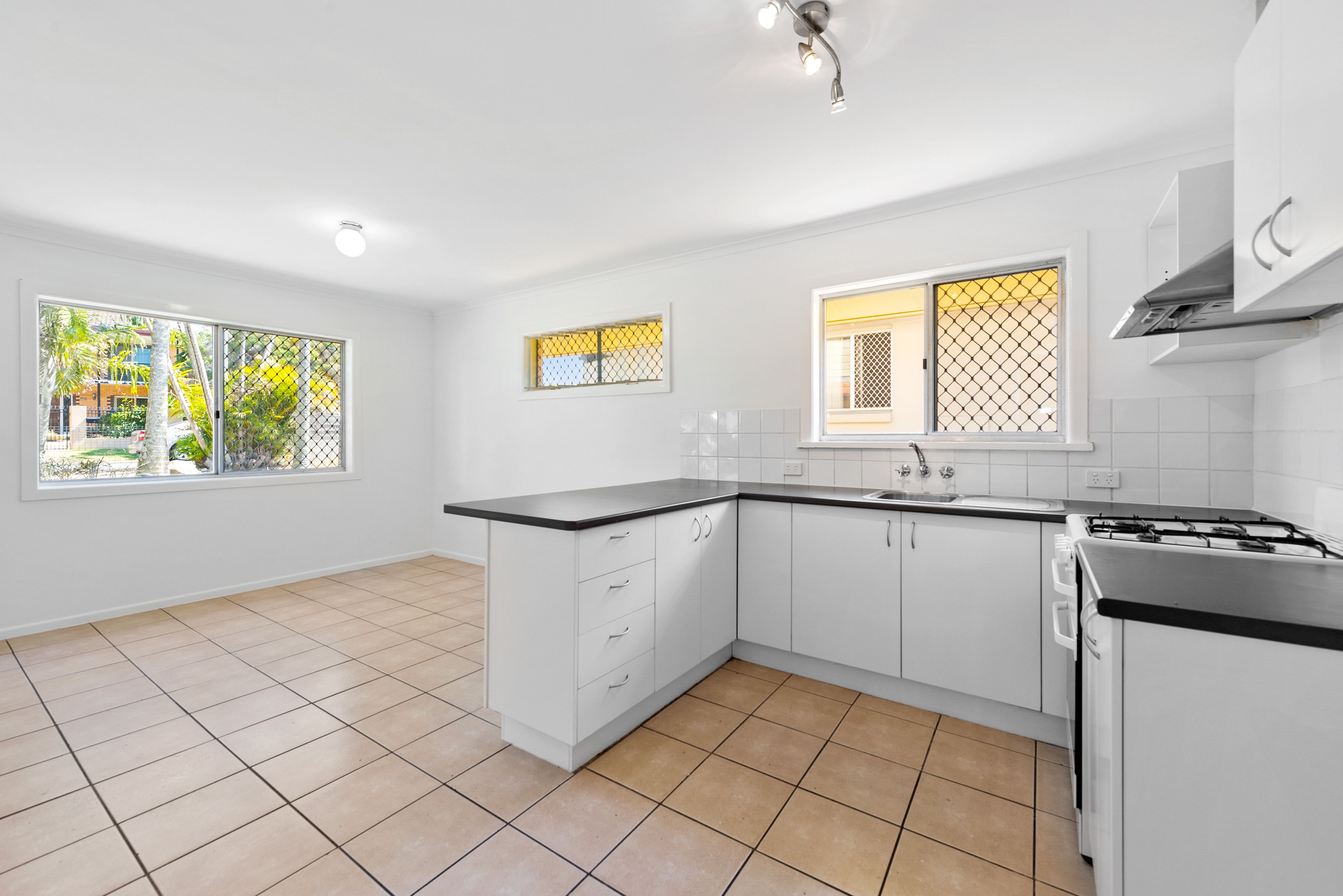 16 Hungerford Street, Kippa-Ring, QLD 4021