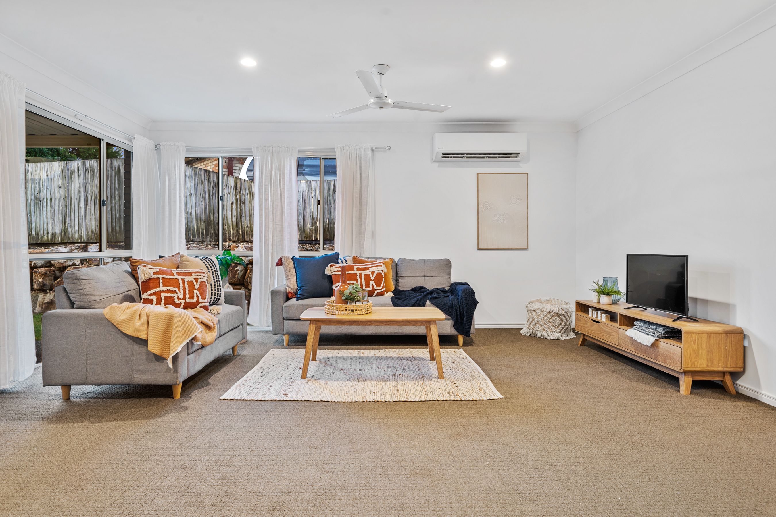8 Samia Court, Regents Park, QLD 4118