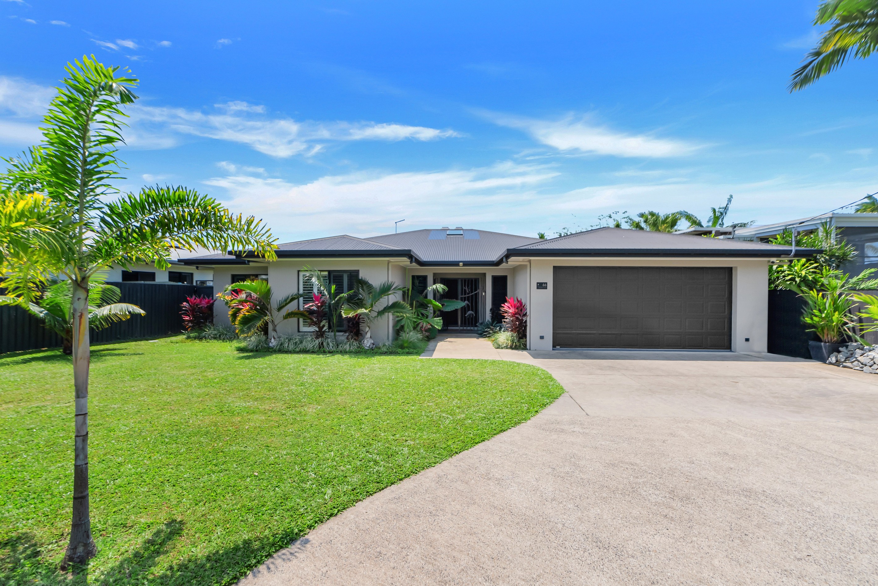 66 Veivers Road, Palm Cove, QLD 4879