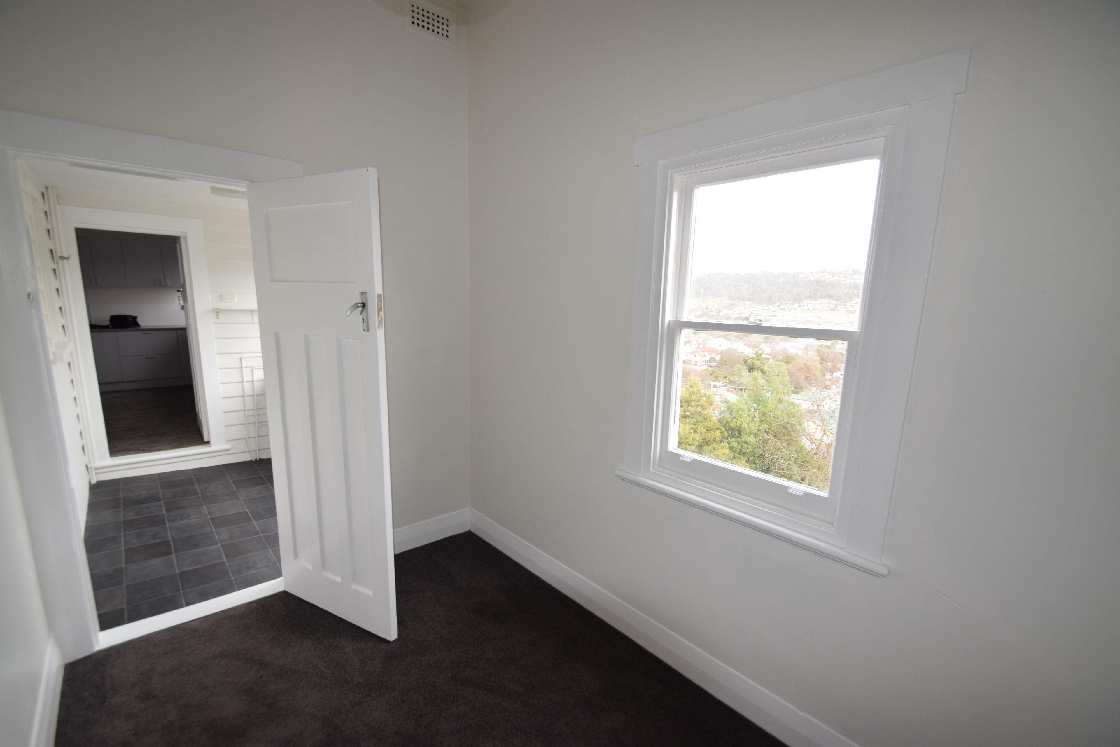 90a High Street — photo 8 of 11