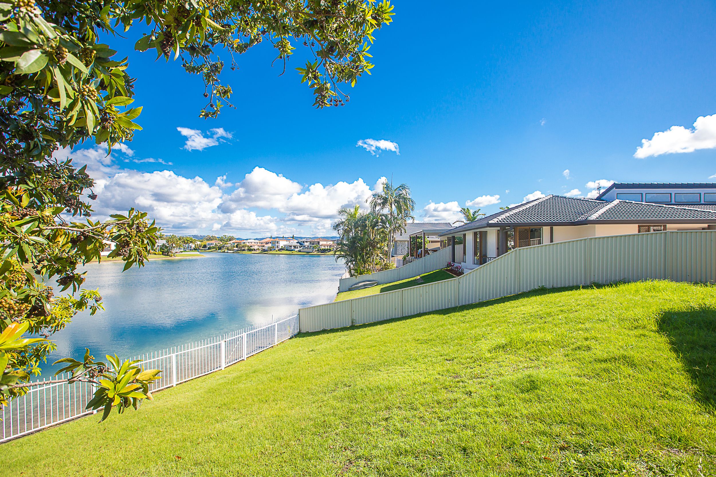 2 Darnay Road, Broadbeach Waters, QLD 4218
