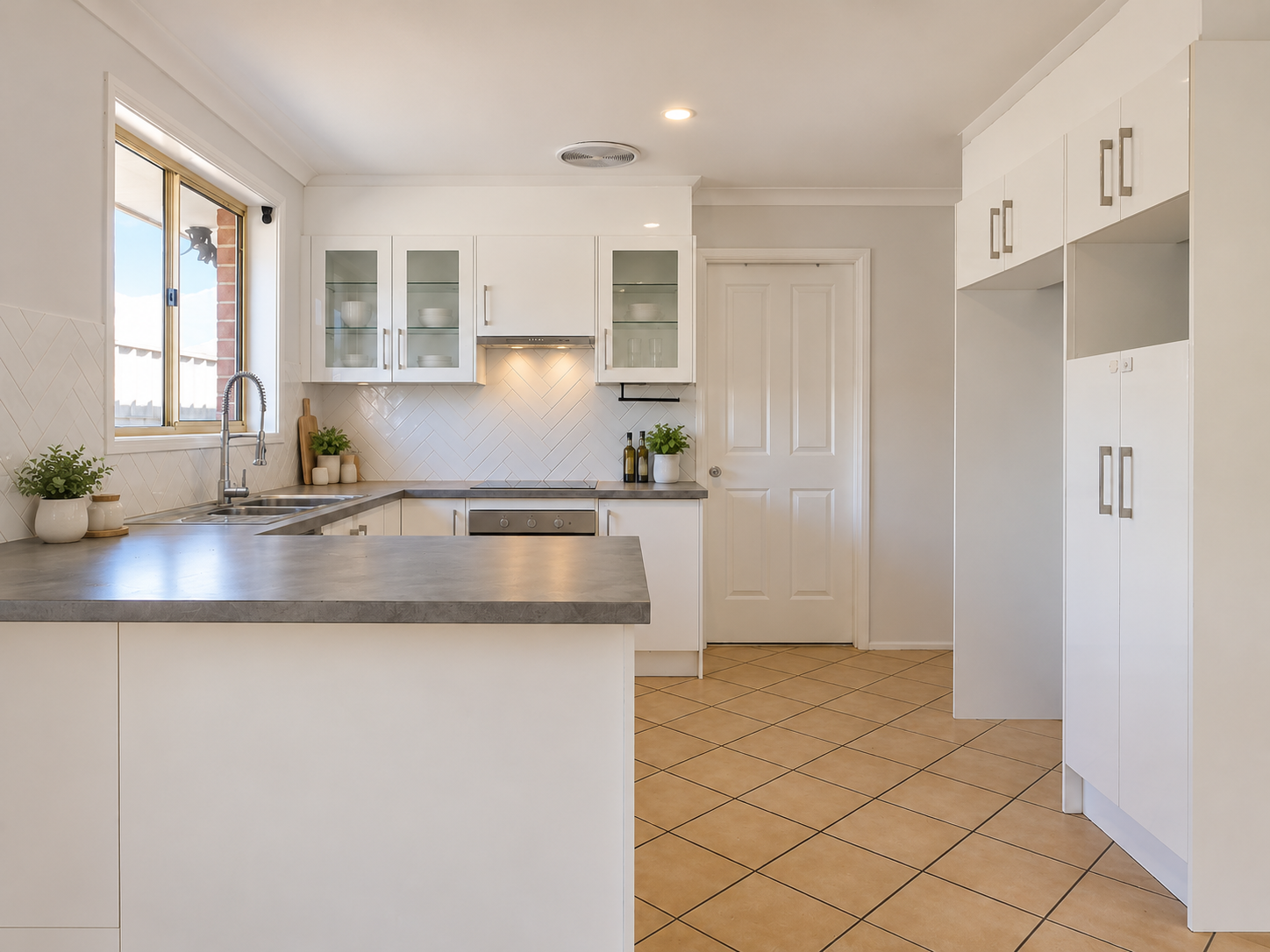 11B Kenny Close — photo 4 of 8