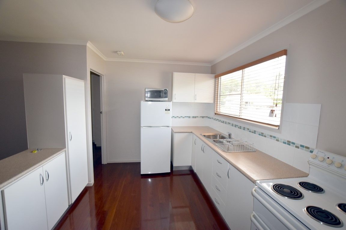 1 Walters Avenue, West Gladstone, QLD 4680
