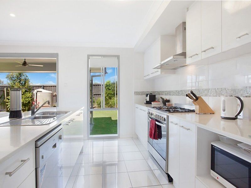 42 Williams Crescent, North Lakes, QLD 4509