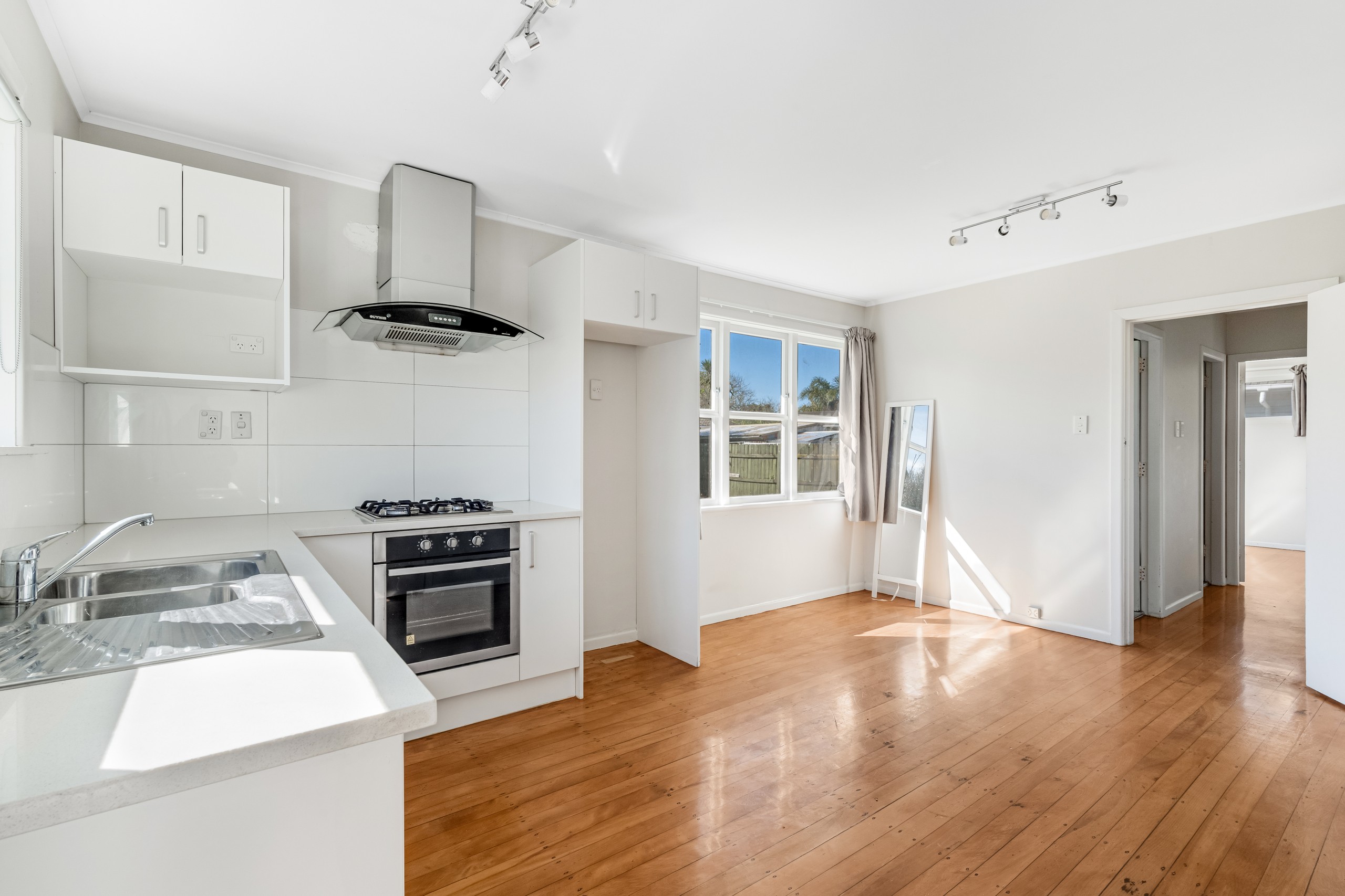2 Dampier Street, Avondale, Auckland City