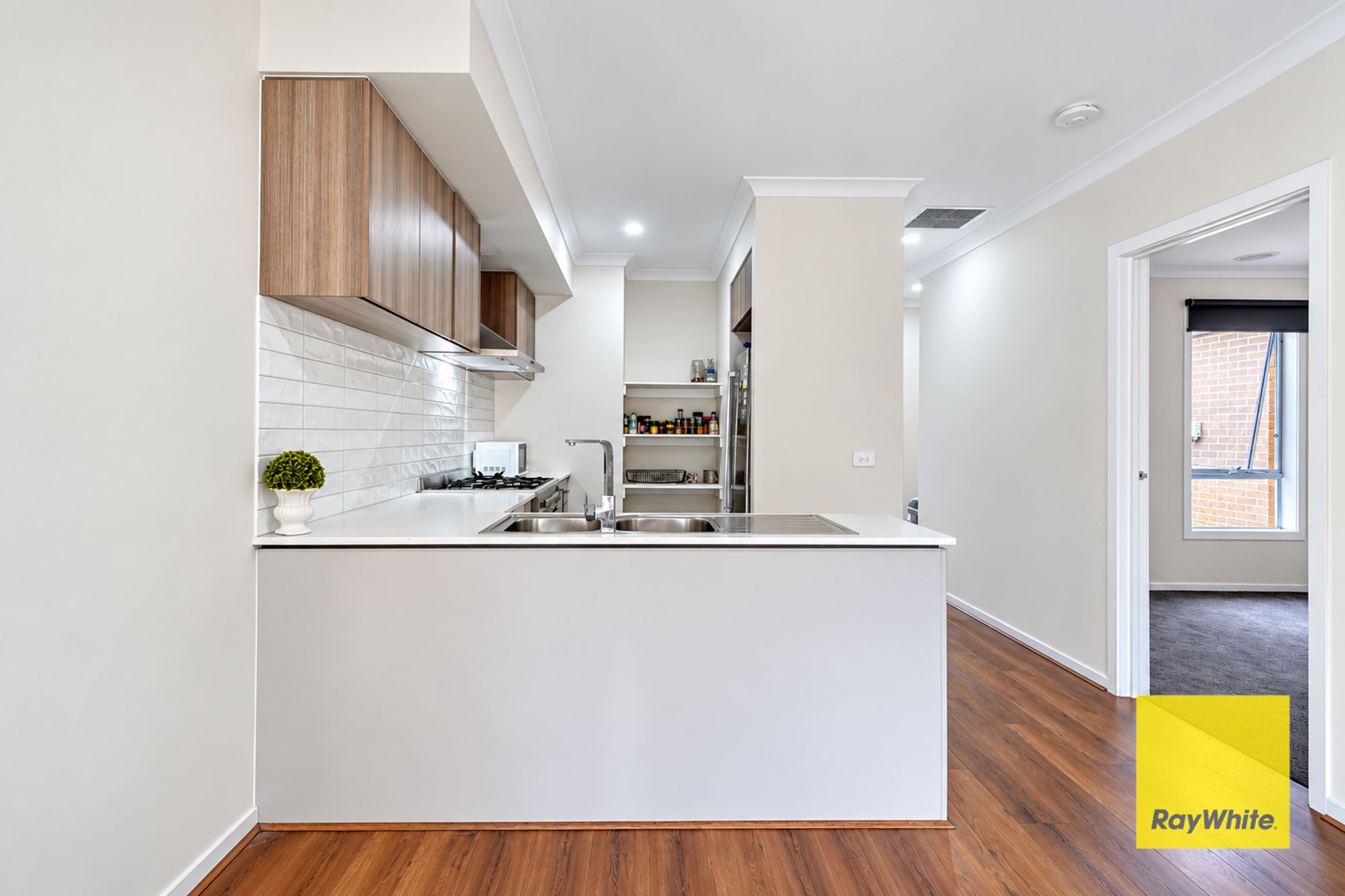 12 Cockerell Street — photo 6 of 16