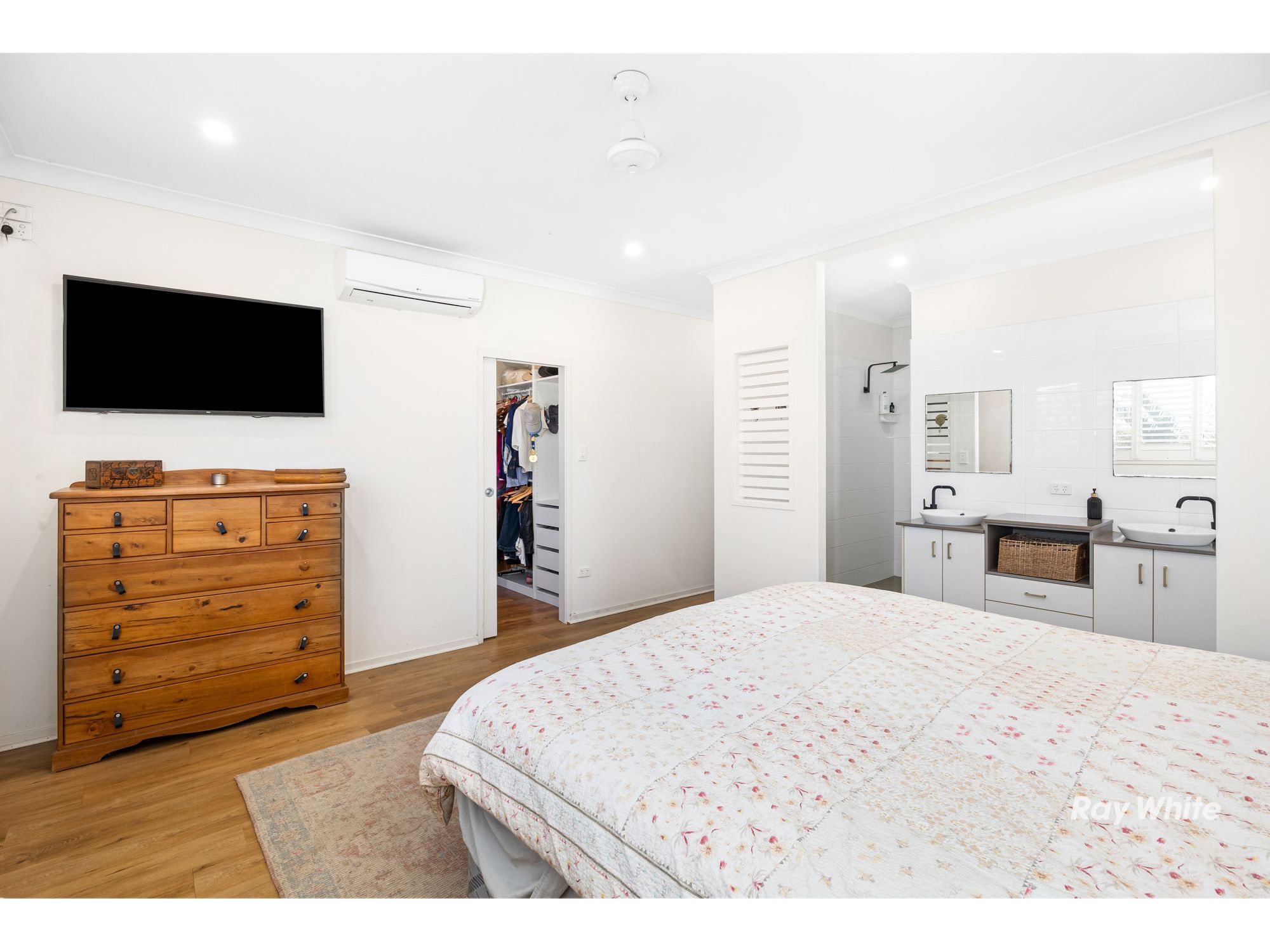 39 Saltwater Court — photo 11 of 17