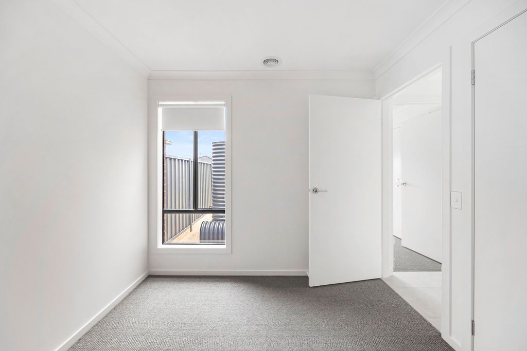 26 Gibson Street — photo 5 of 8