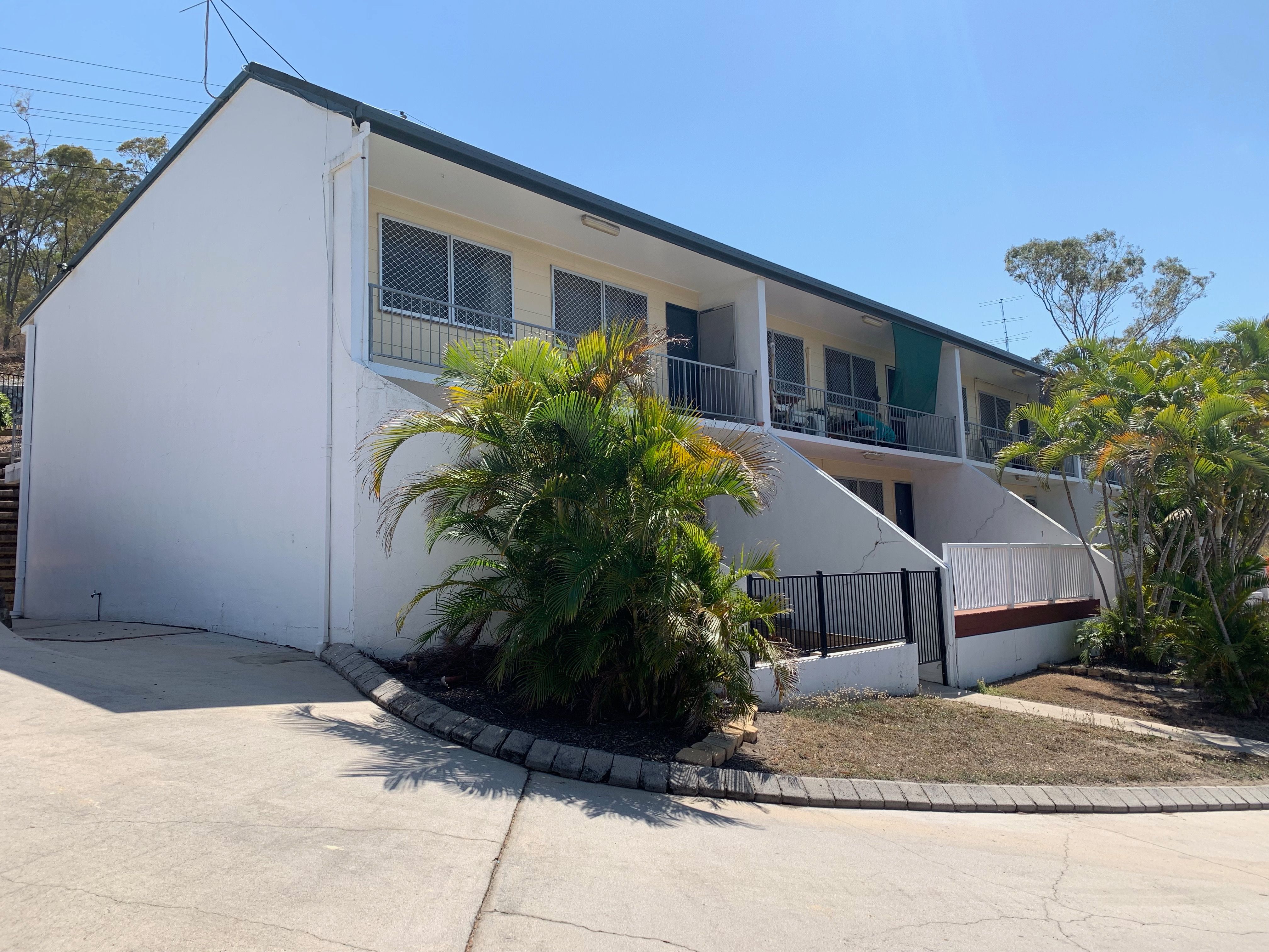 32 Elizabeth Street, South Gladstone QLD 4680