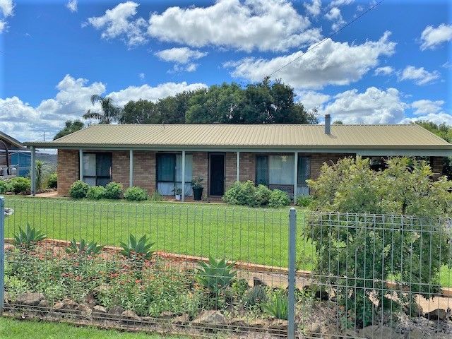 20 Hass Street, Oakey, QLD 4401