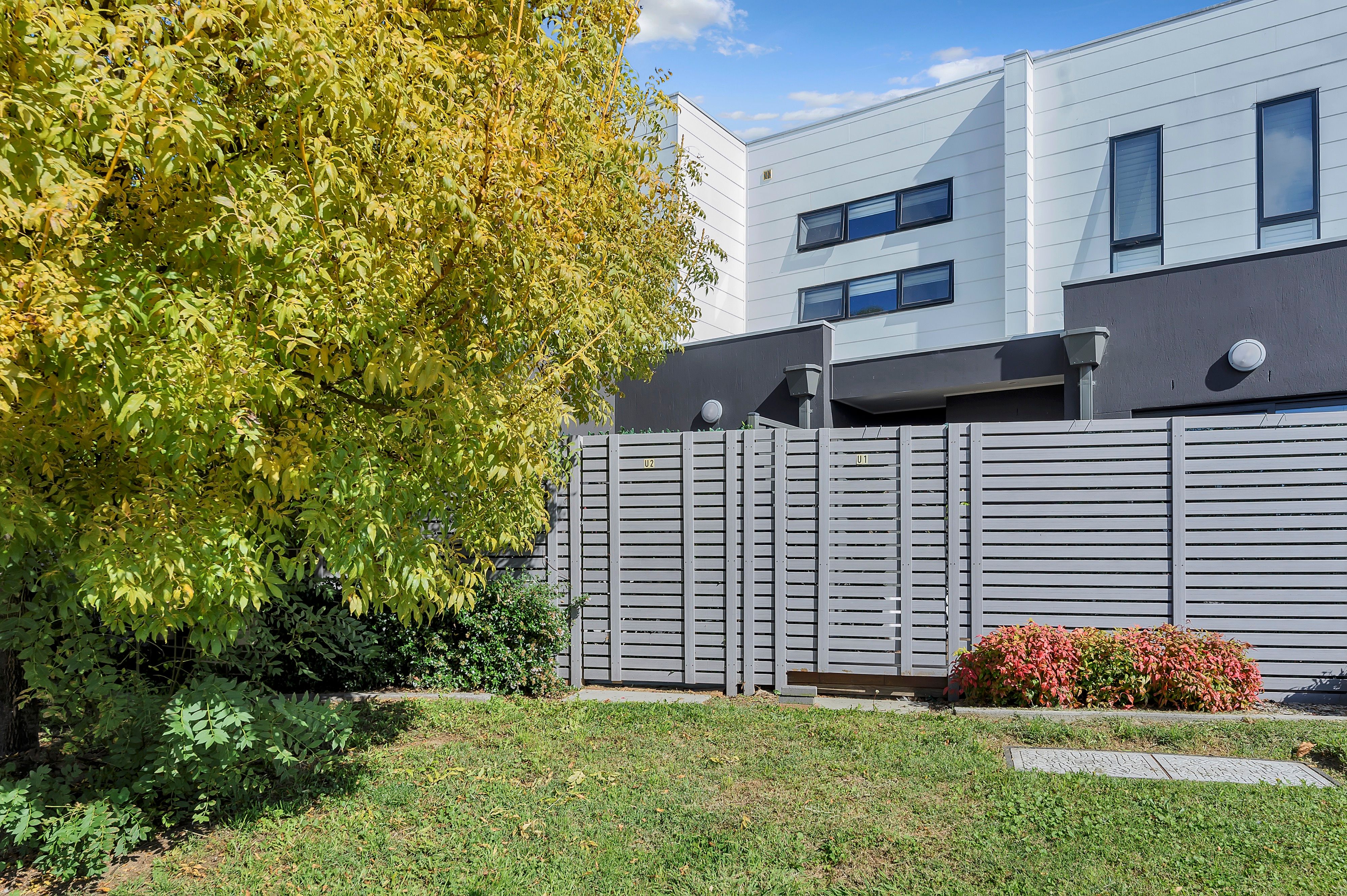 2/2 Travers Street, Gordon, ACT 2906