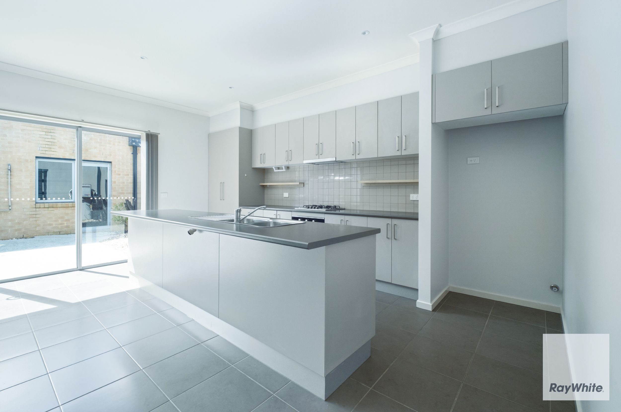 170 The Esplanade, Caroline Springs, VIC 3023