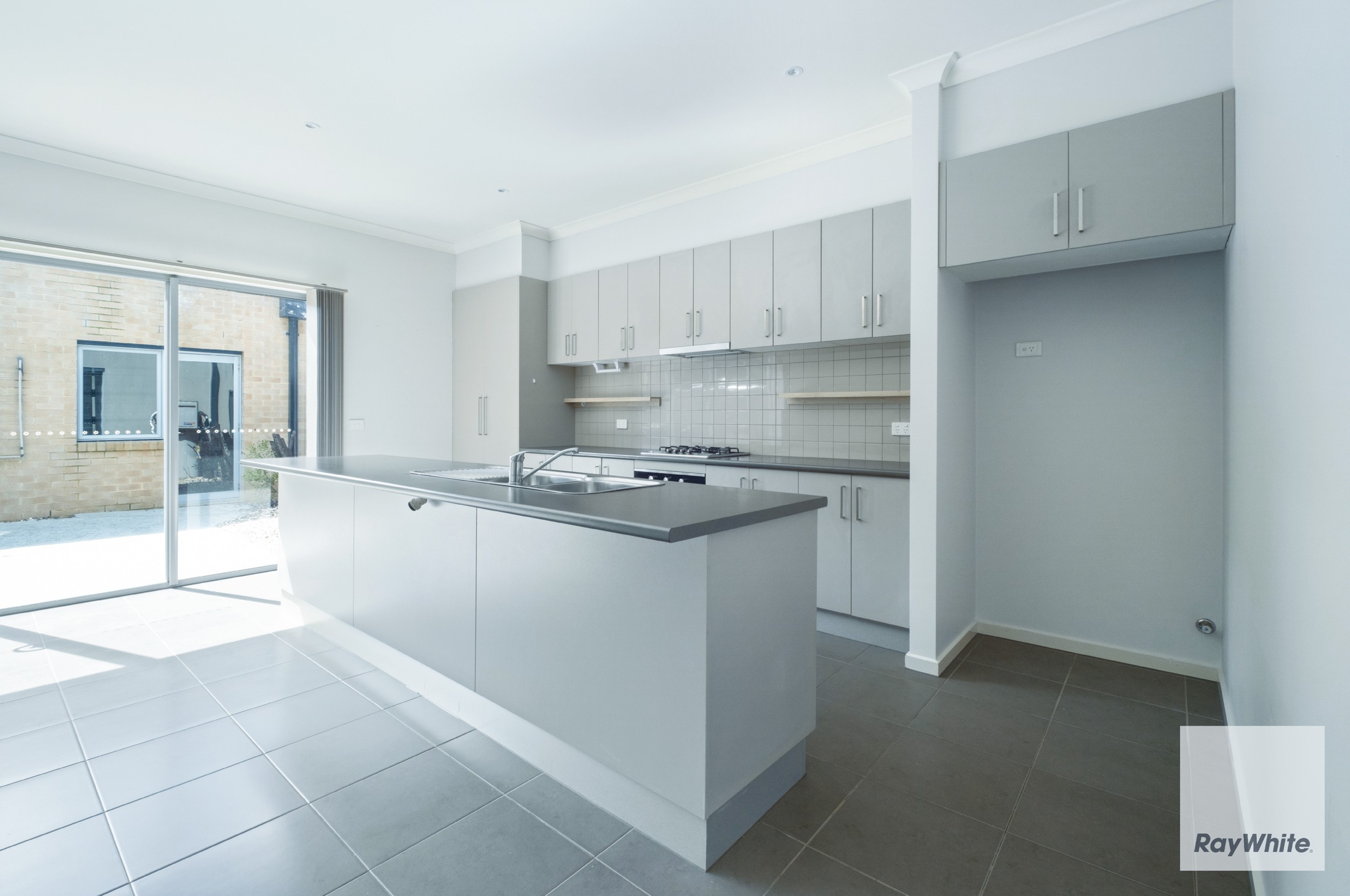 170 The Esplanade, Caroline Springs, VIC 3023