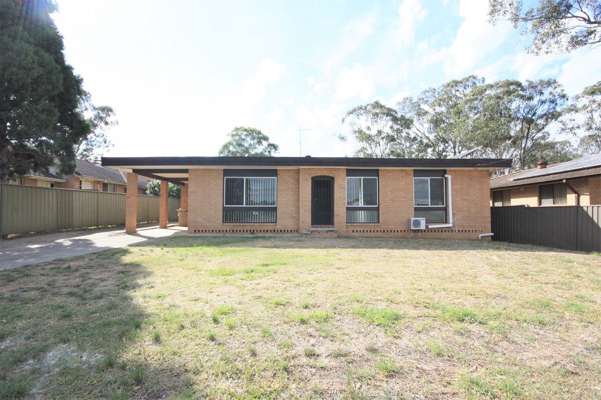 318 Railway Parade, Macquarie Fields, NSW 2564